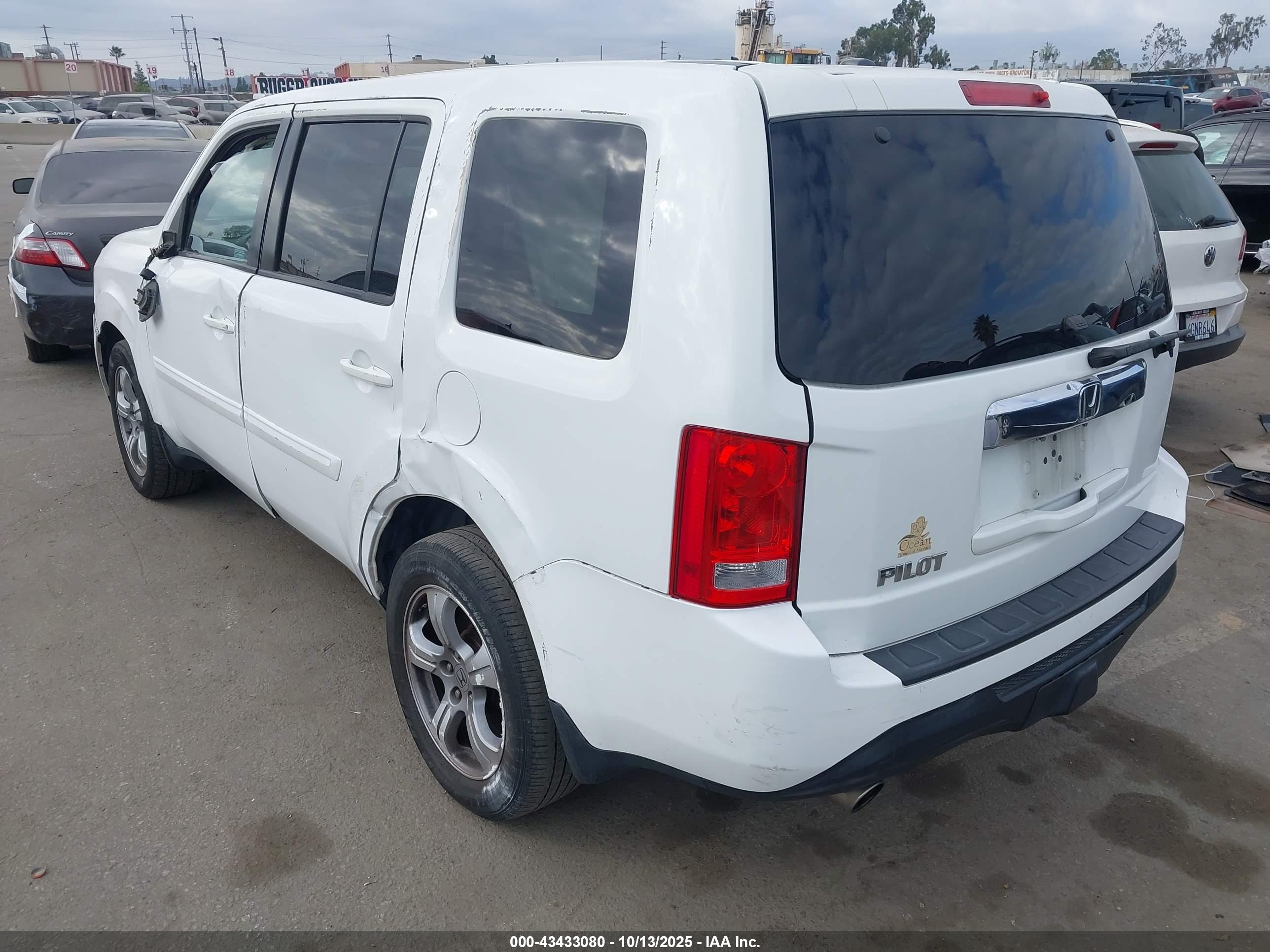 HONDA PILOT image 3