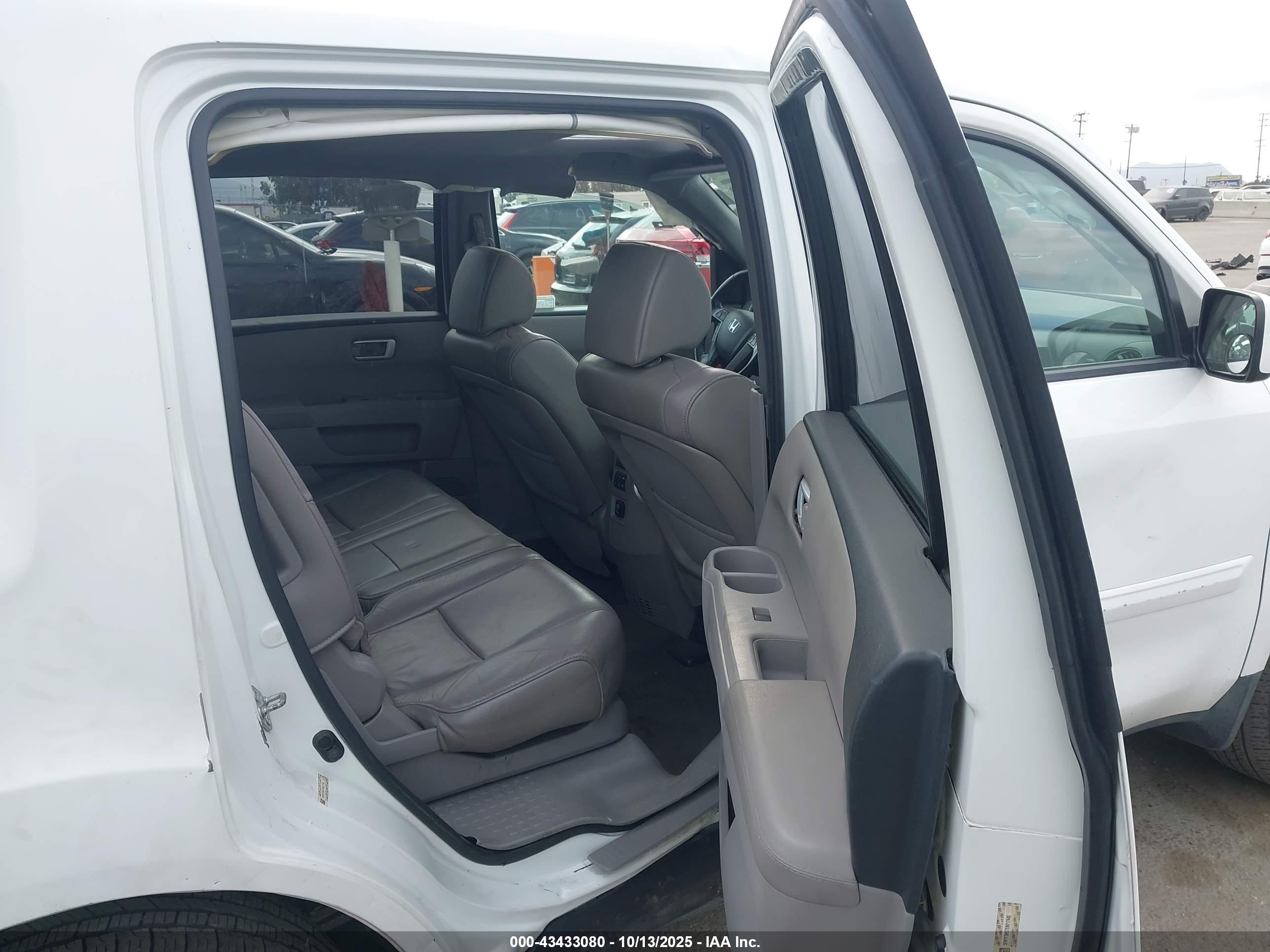 HONDA PILOT image 8