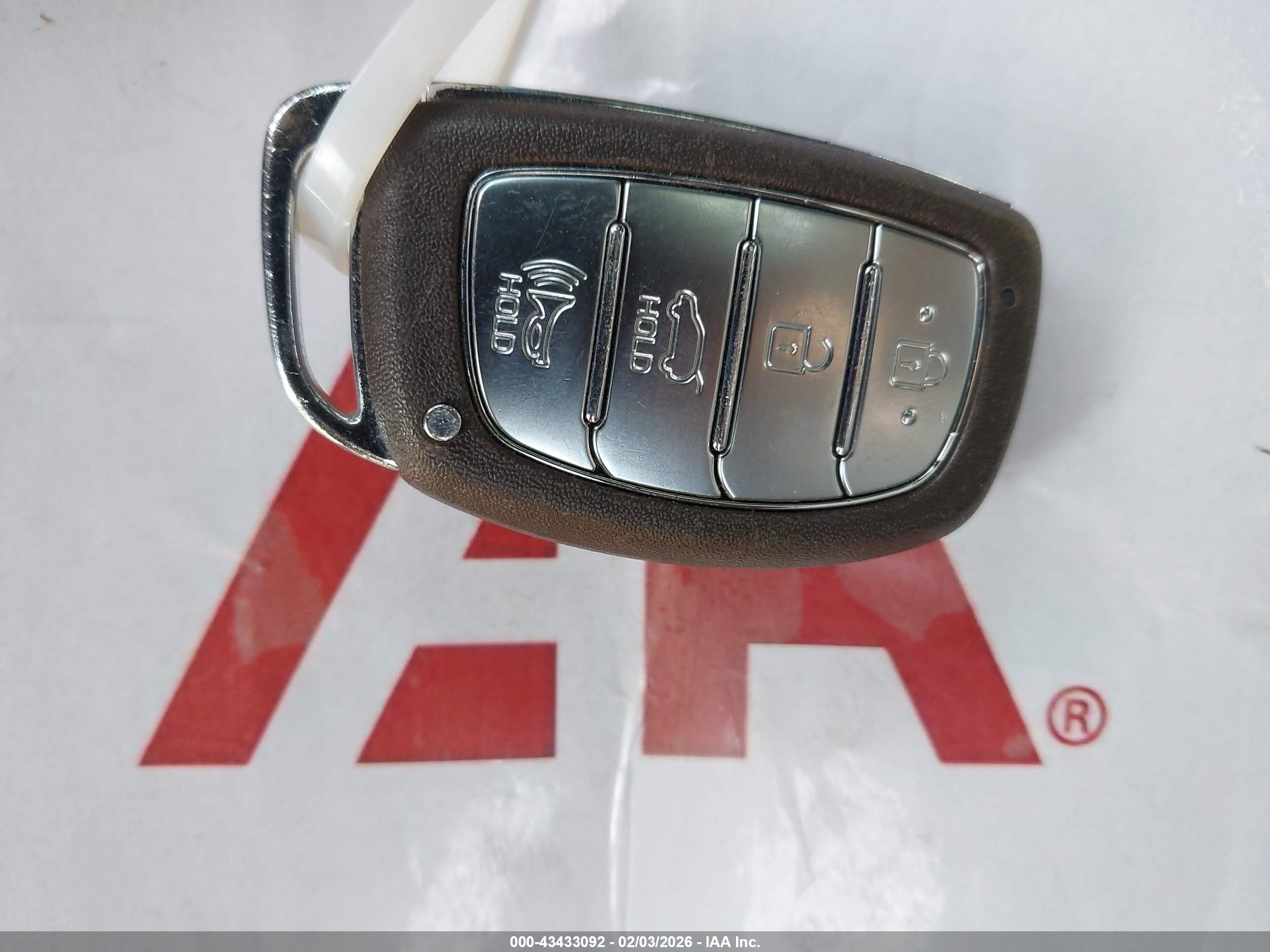 HYUNDAI TUCSON image 11