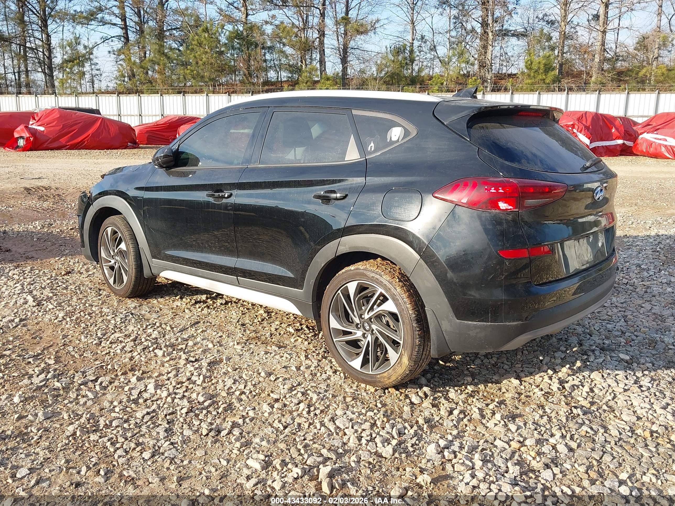 HYUNDAI TUCSON image 3