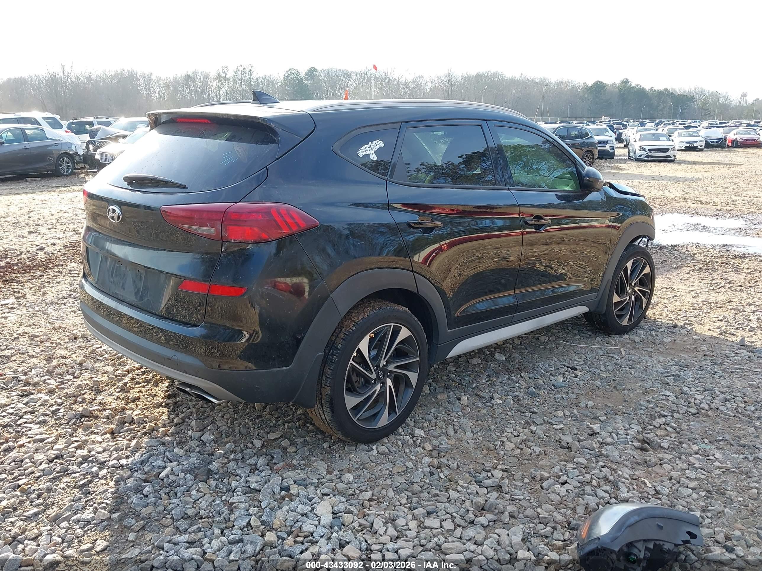 HYUNDAI TUCSON image 4