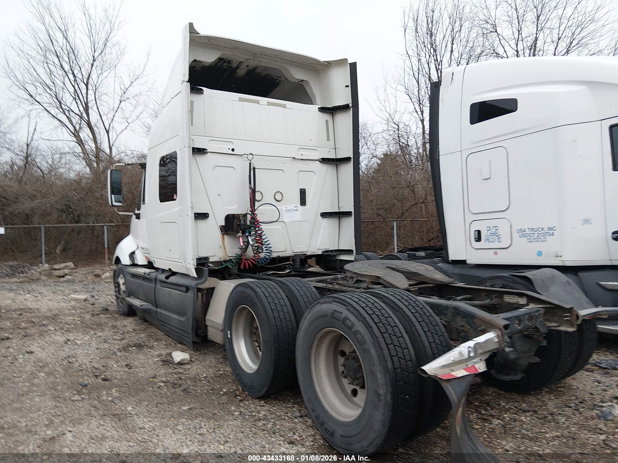 INTERNATIONAL PROSTAR image 3