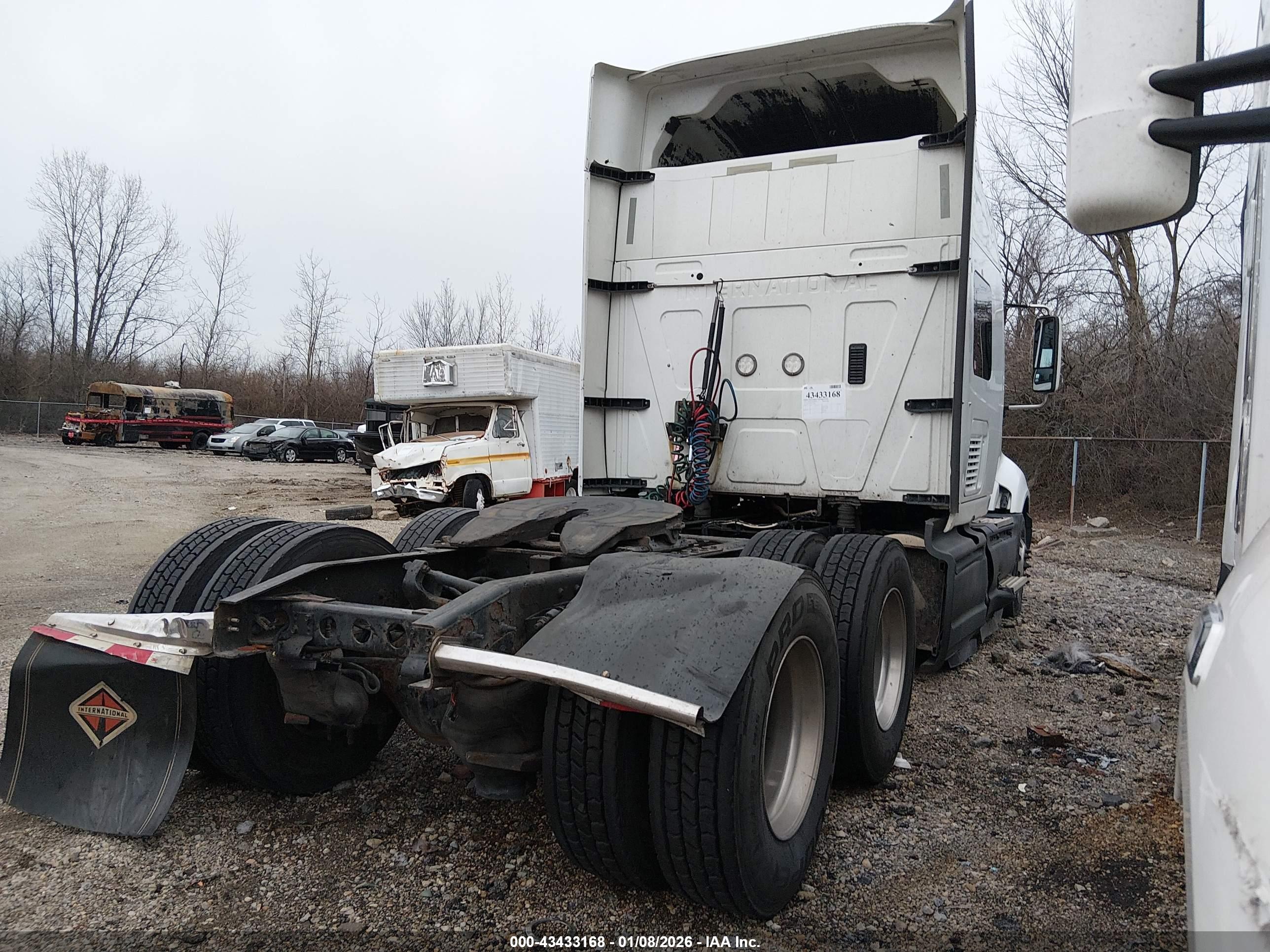 INTERNATIONAL PROSTAR image 4
