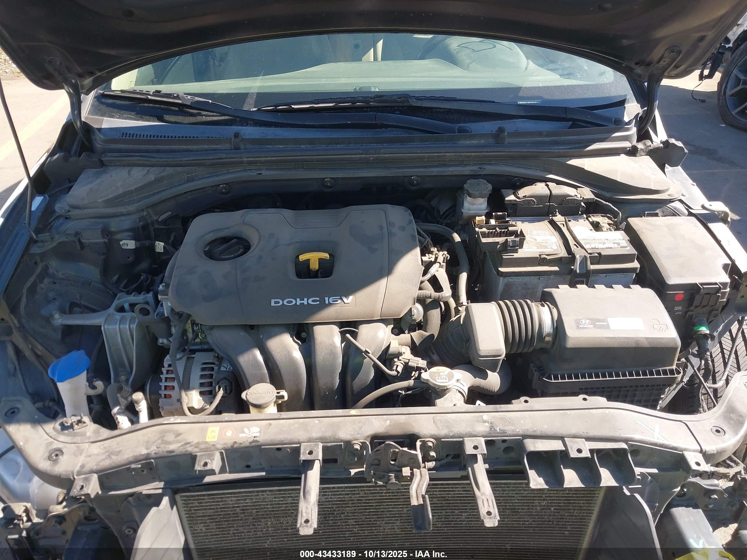 HYUNDAI ELANTRA image 10