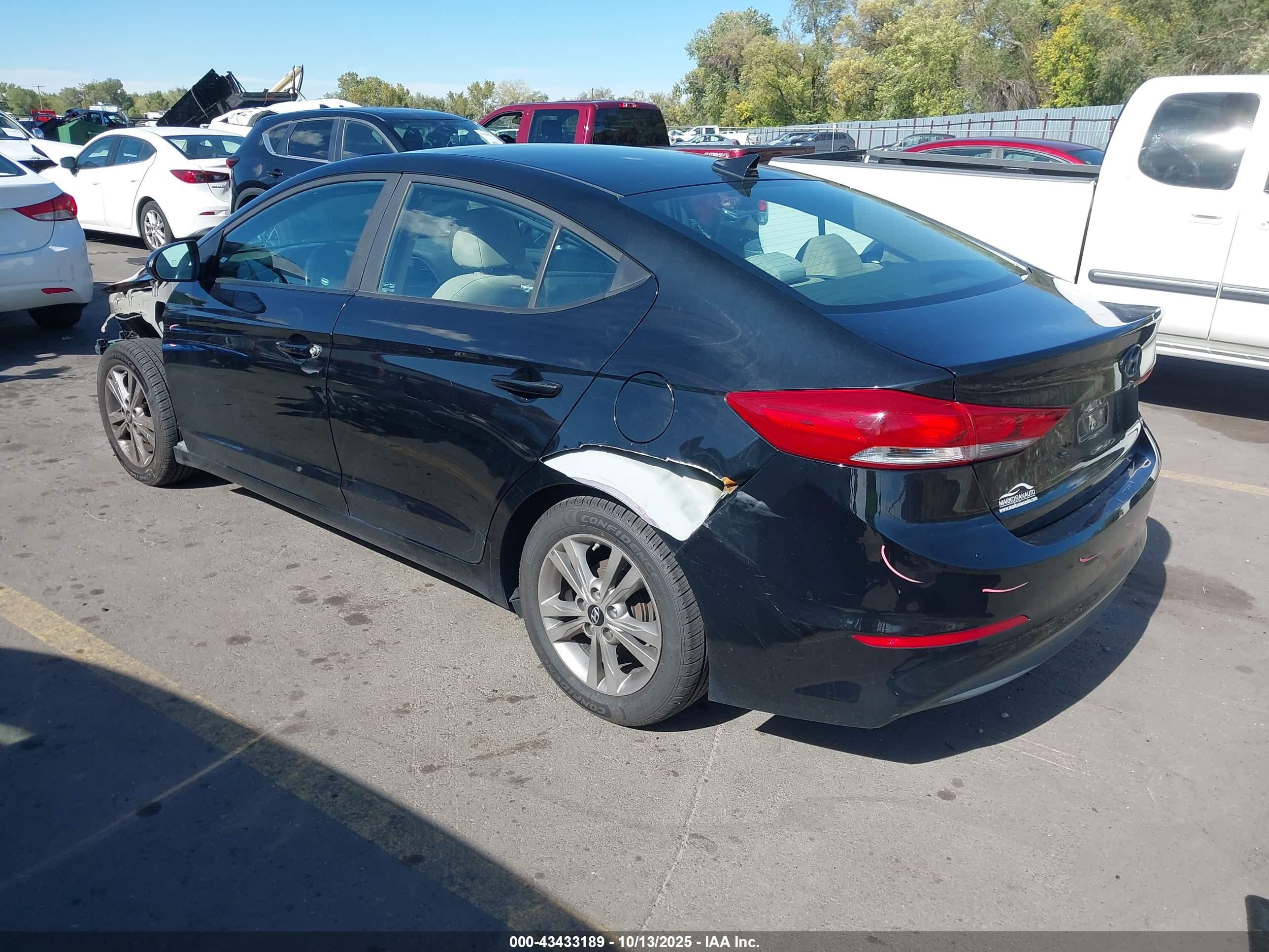 HYUNDAI ELANTRA image 3