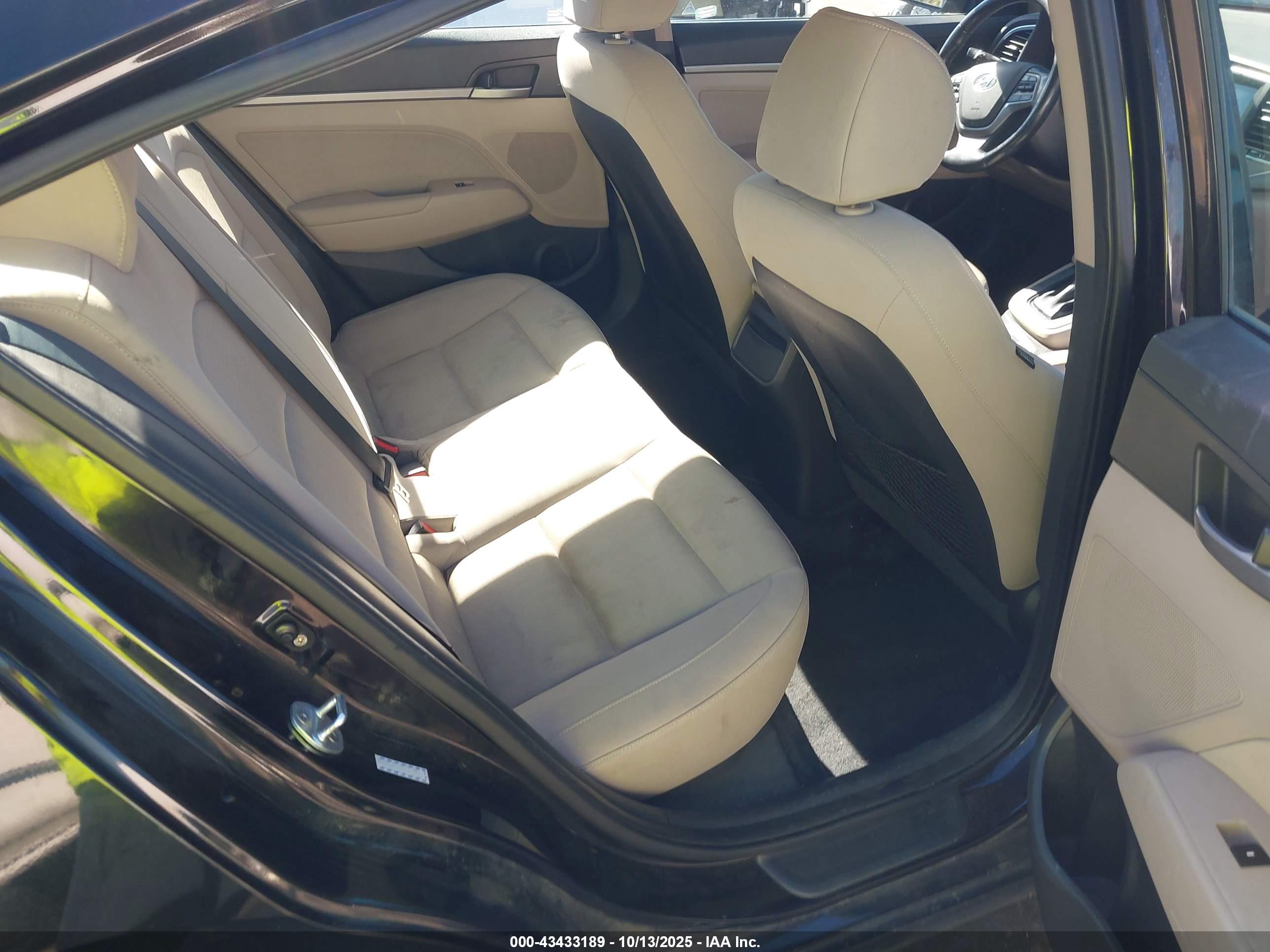 HYUNDAI ELANTRA image 8