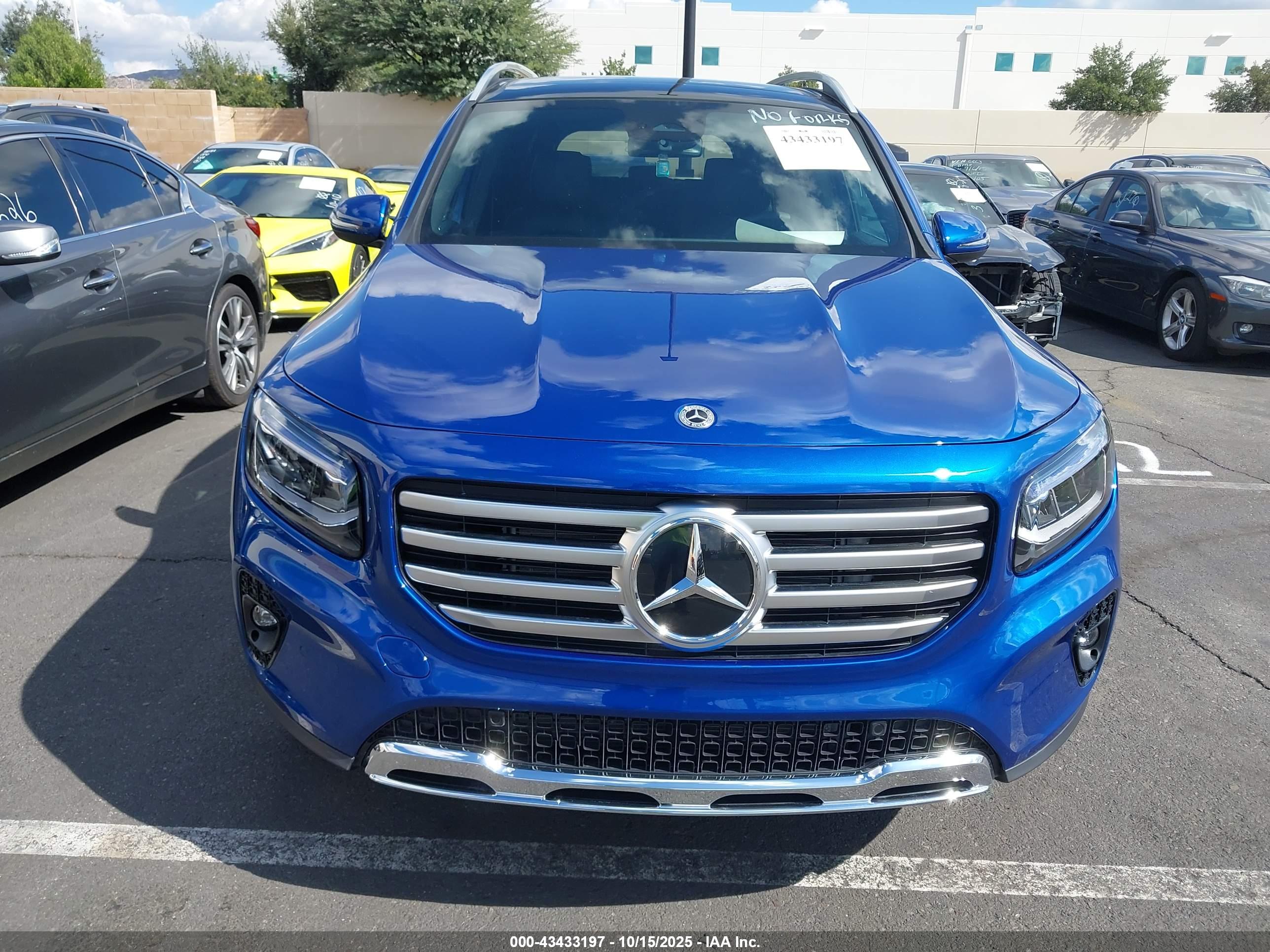 MERCEDES-BENZ GLB image 6