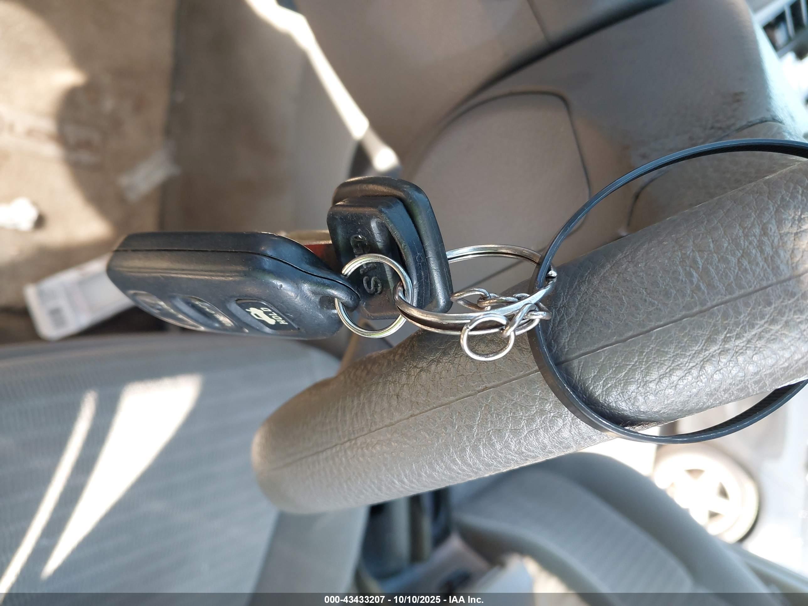 TOYOTA CAMRY image 11
