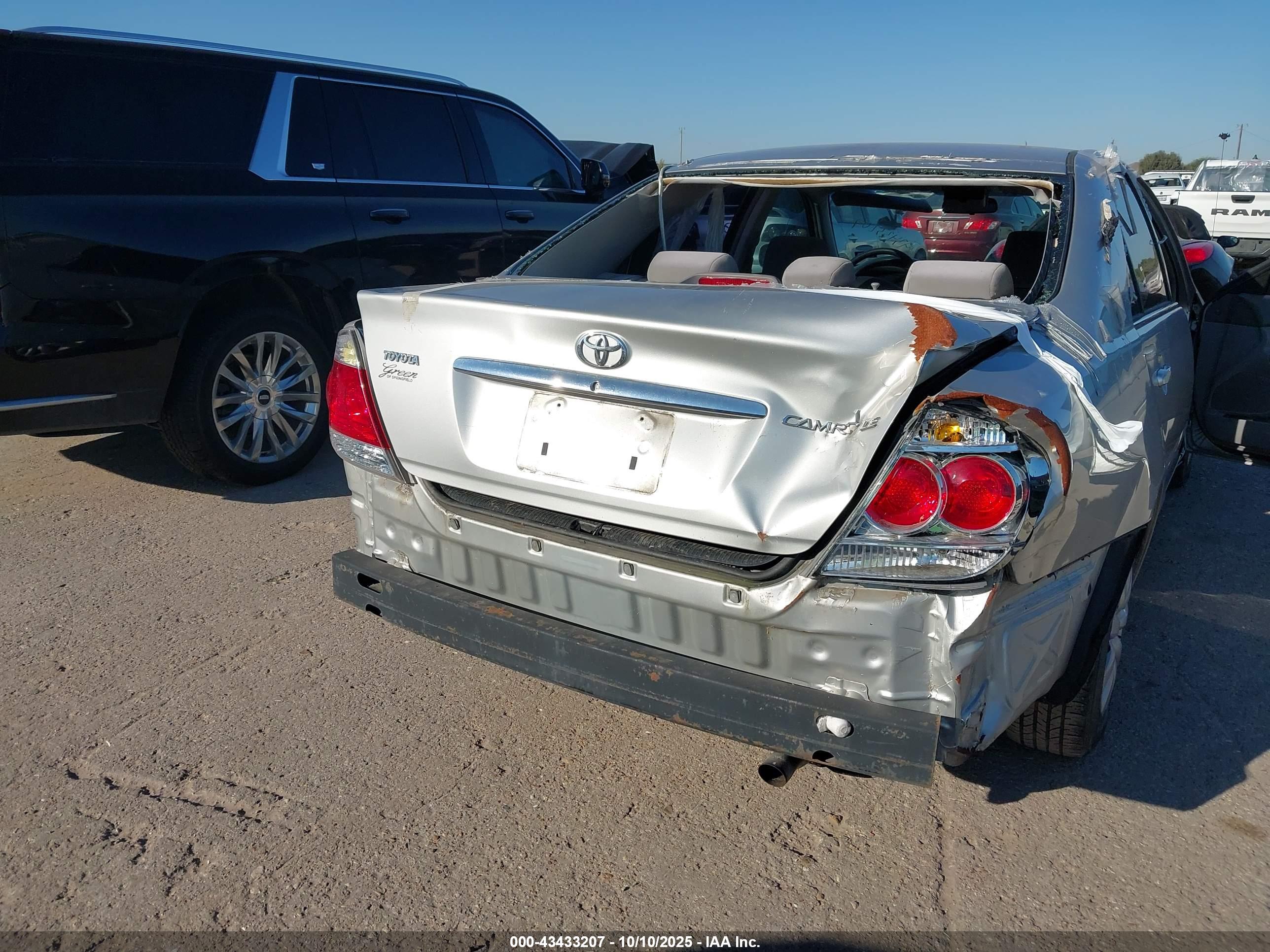TOYOTA CAMRY image 6