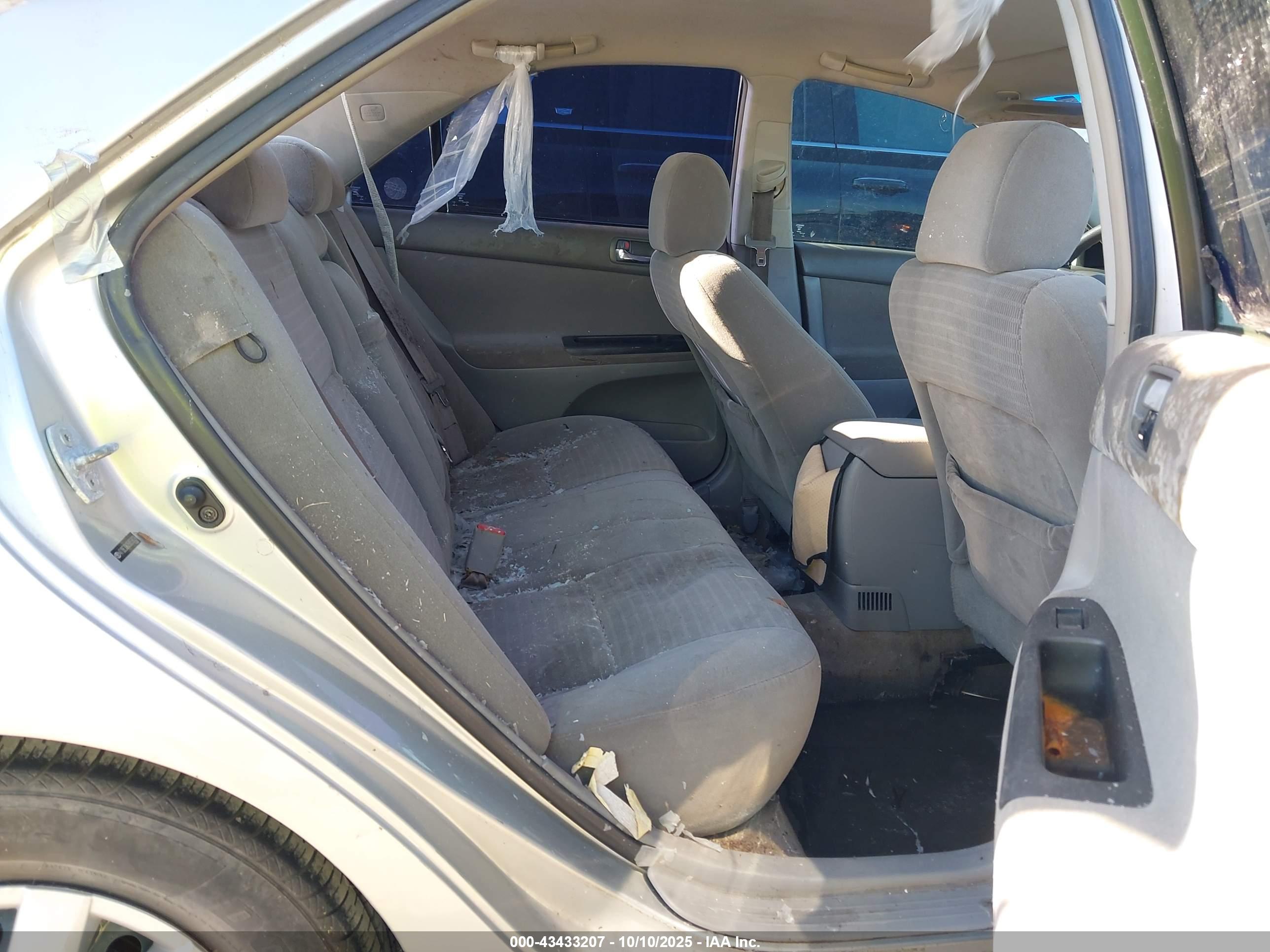 TOYOTA CAMRY image 8