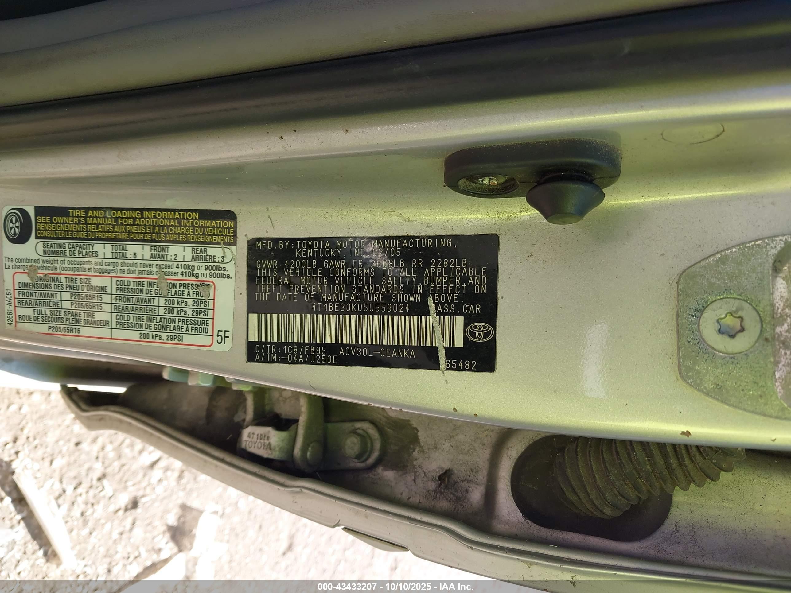 TOYOTA CAMRY image 9