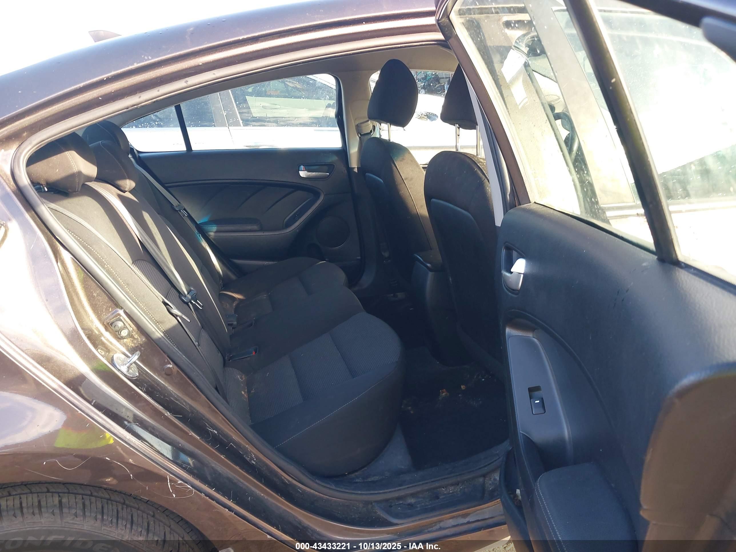 KIA FORTE image 8