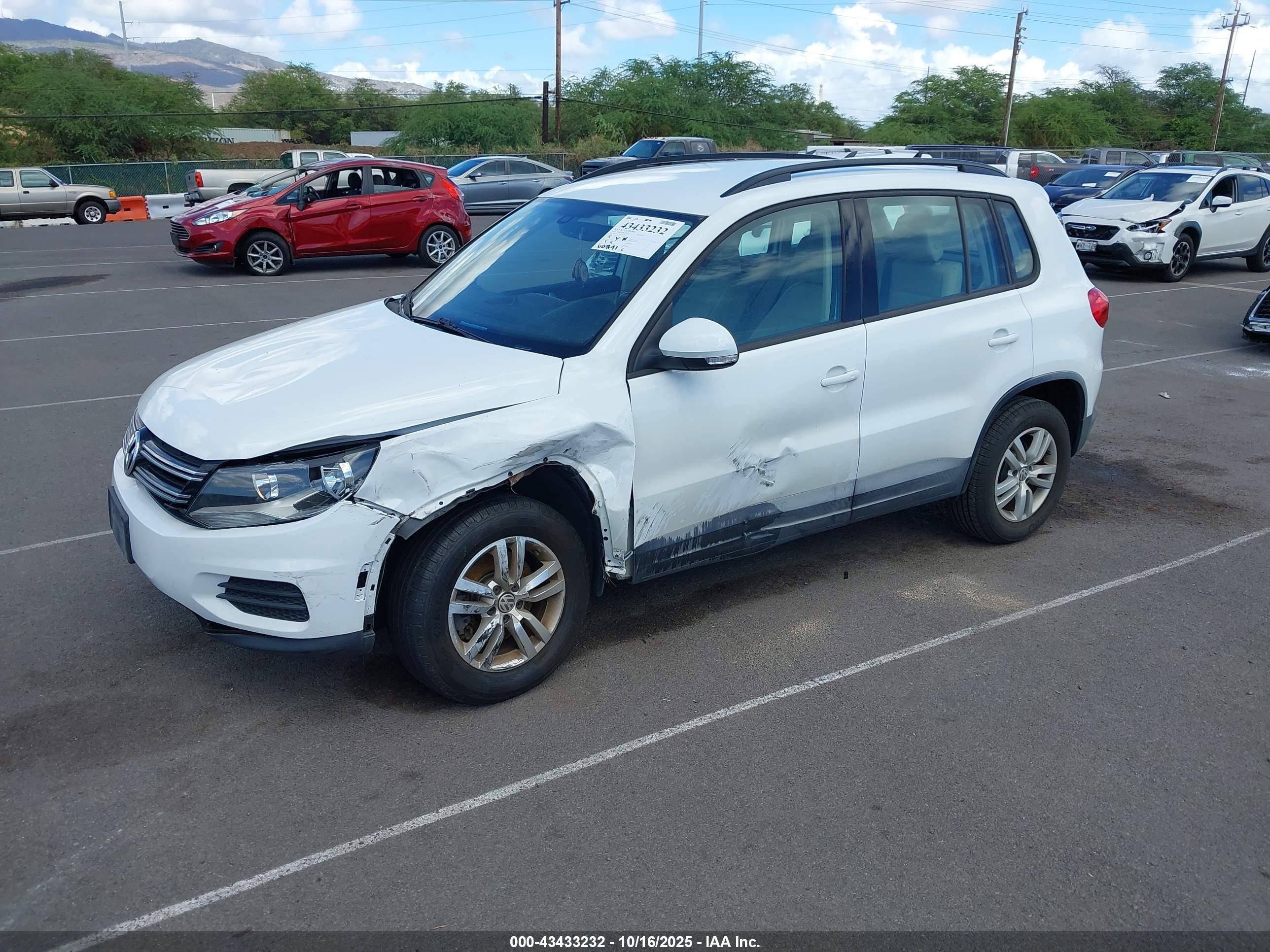 VOLKSWAGEN TIGUAN image 2