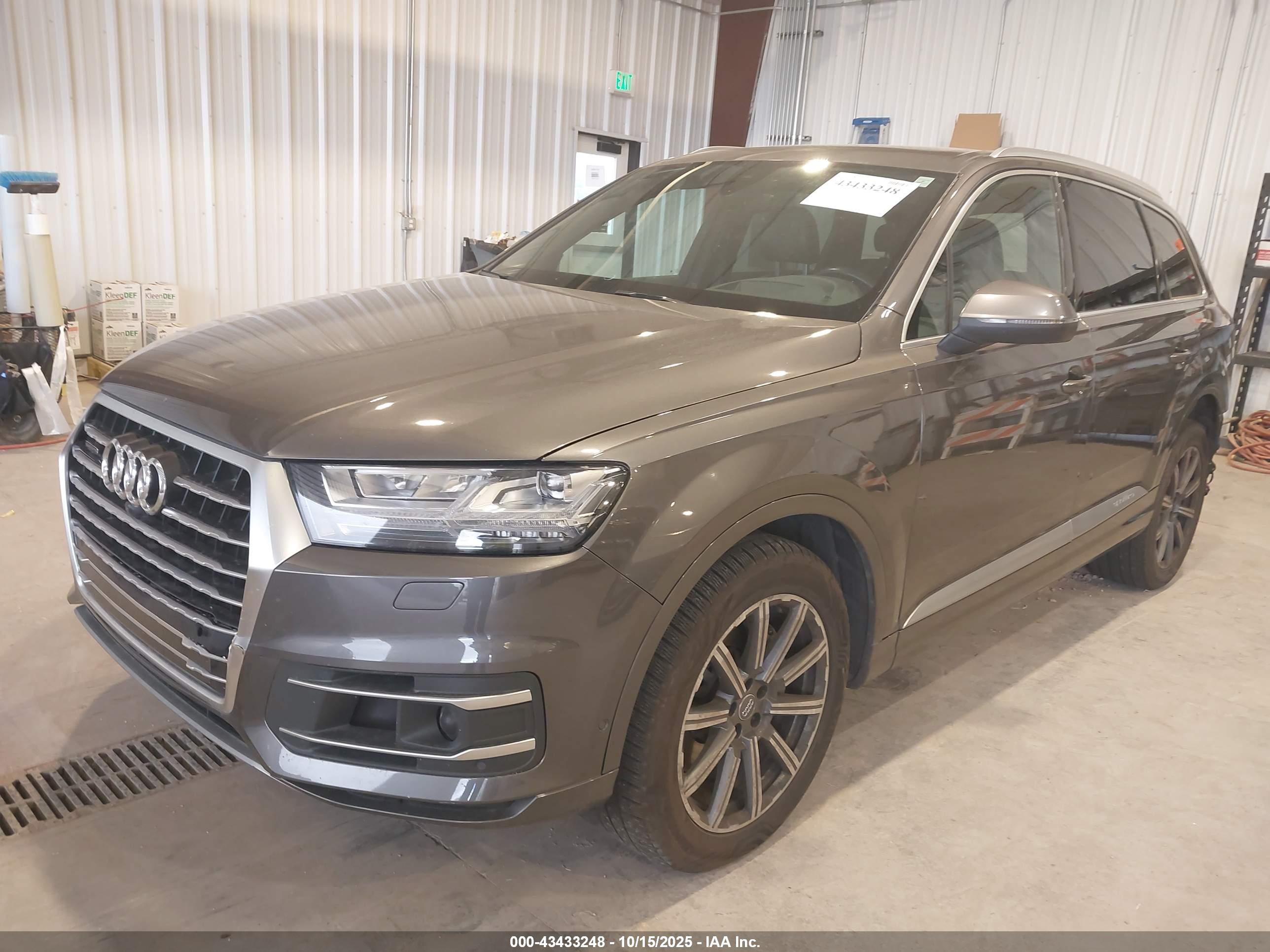 AUDI Q7 image 2