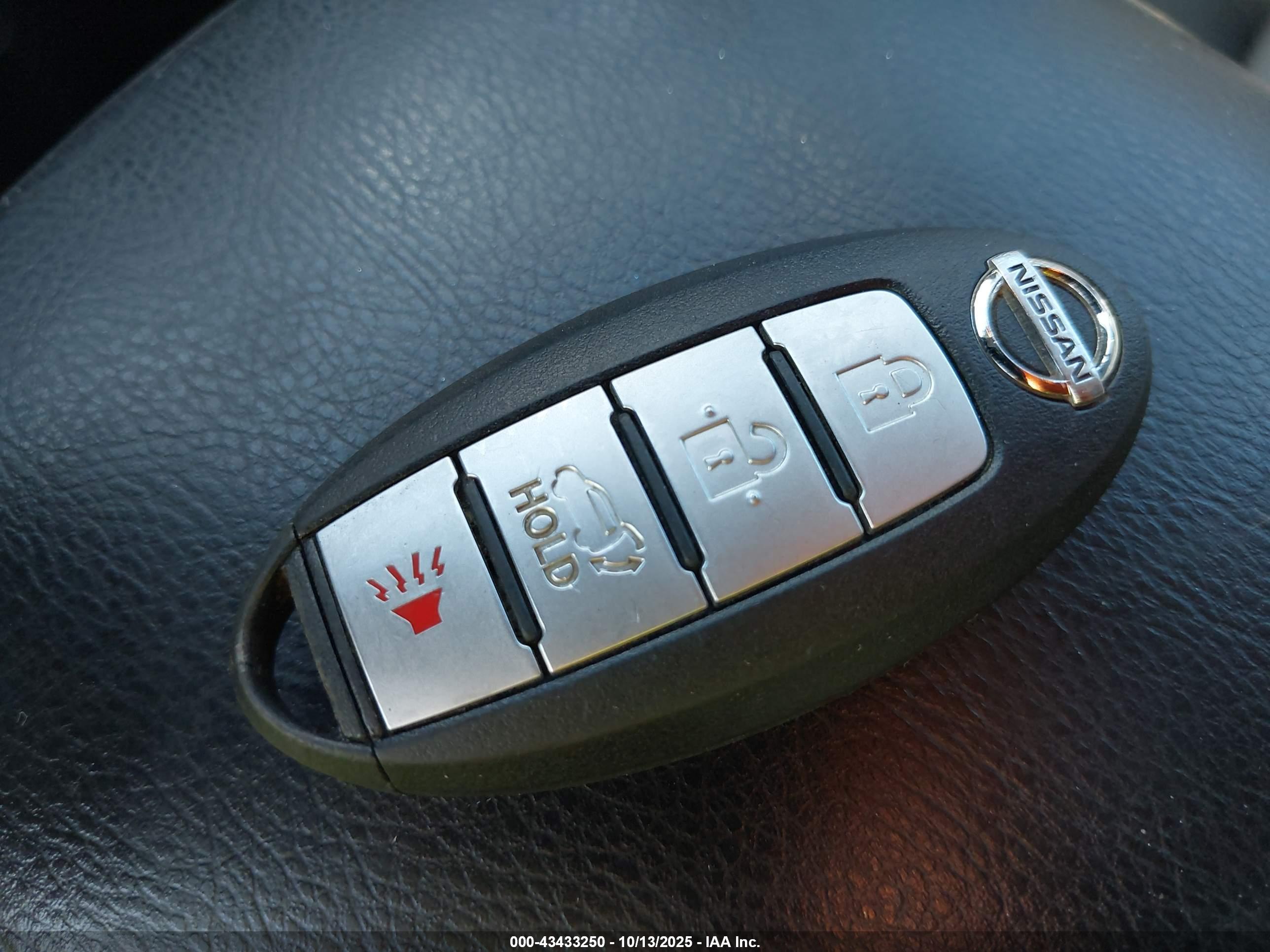 NISSAN ROGUE image 11