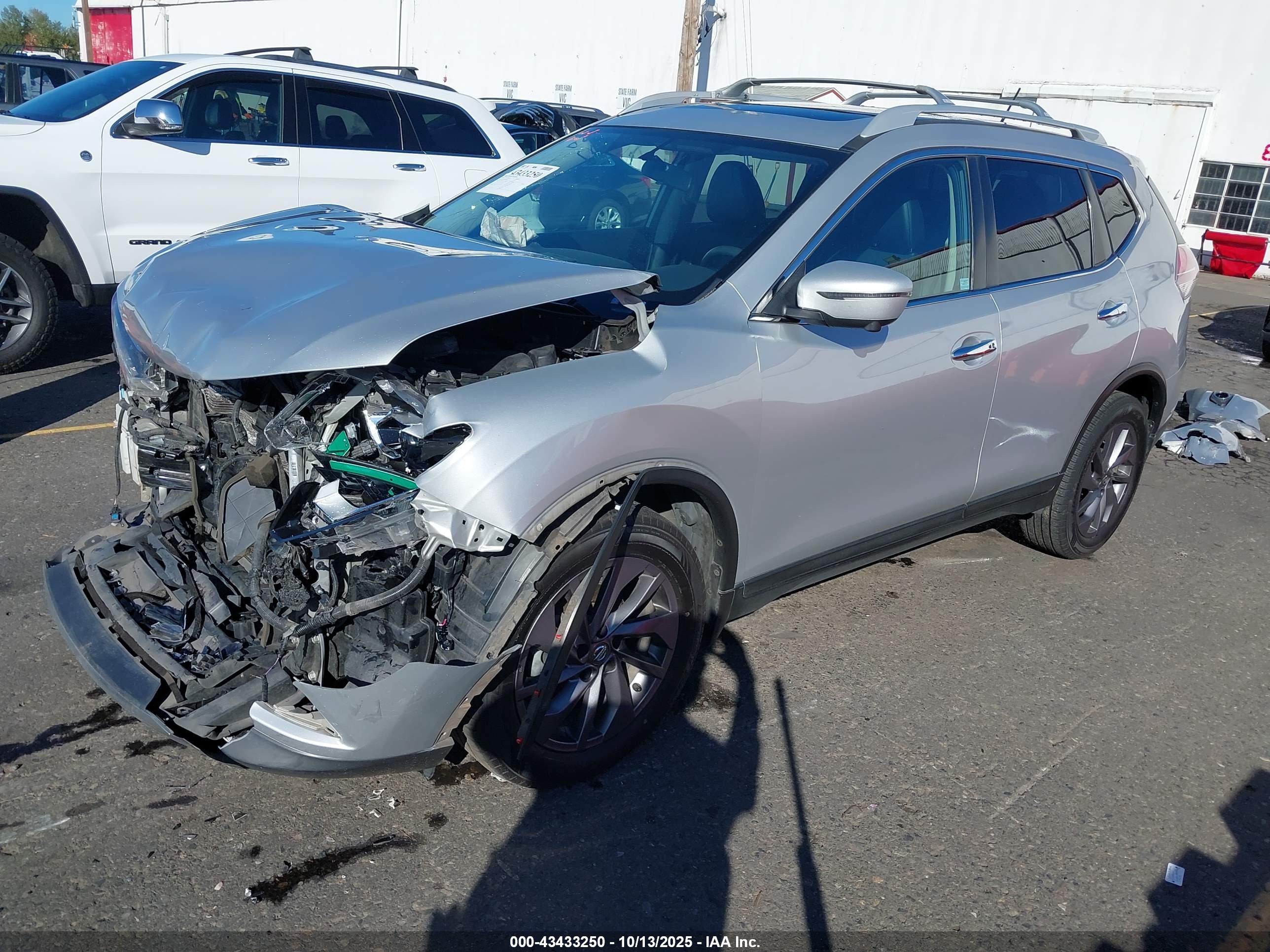 NISSAN ROGUE image 2