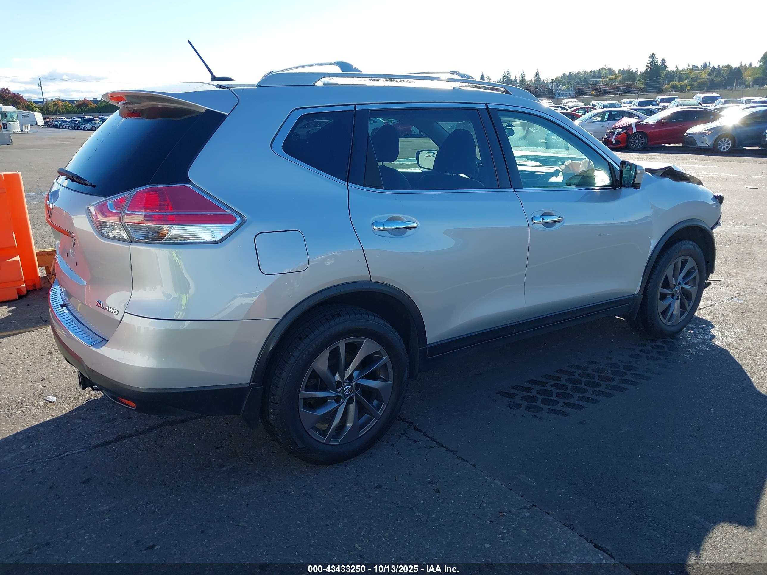 NISSAN ROGUE image 4