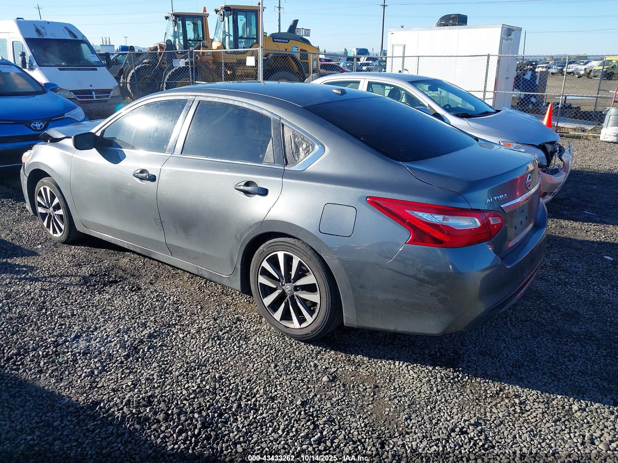 NISSAN ALTIMA image 3