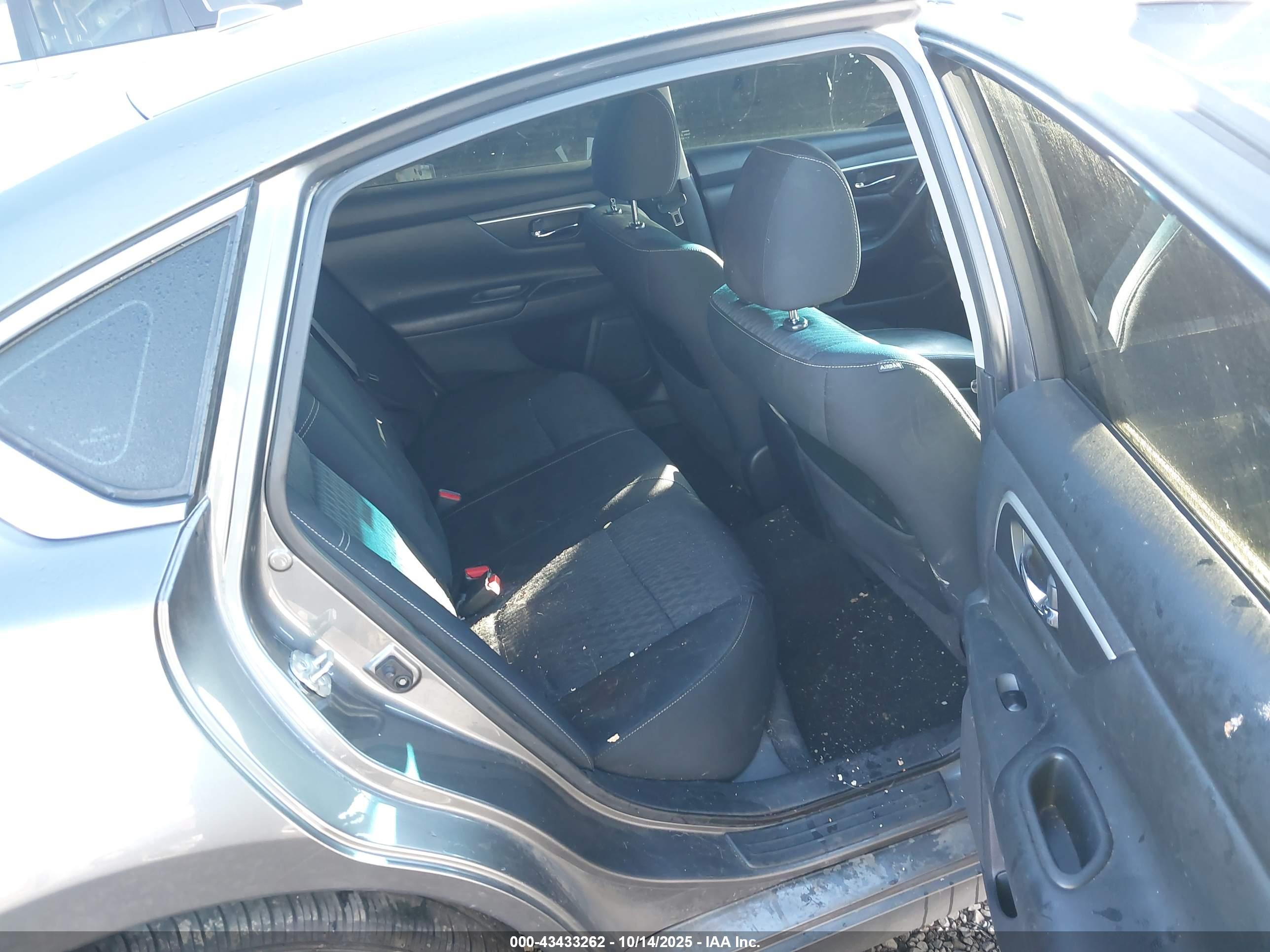 NISSAN ALTIMA image 8