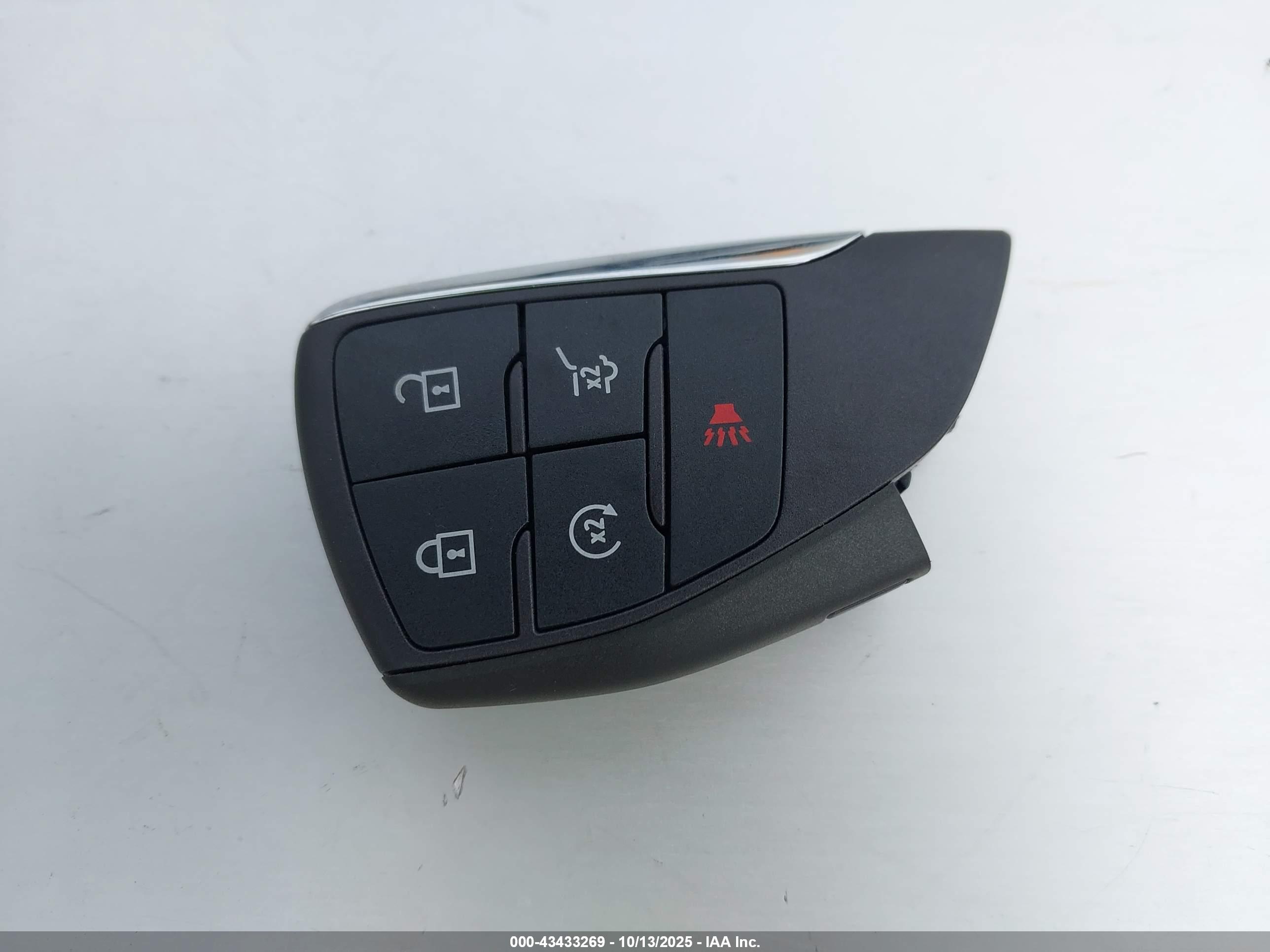 CHEVROLET TRAVERSE image 11