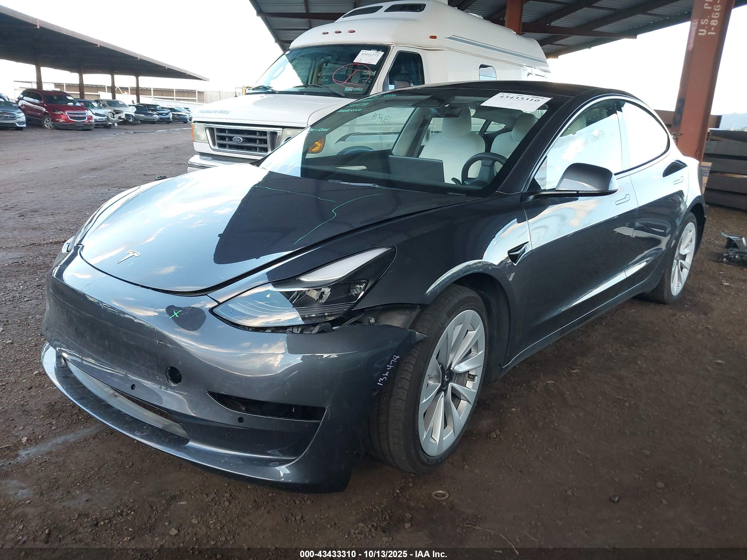 TESLA MODEL image 2