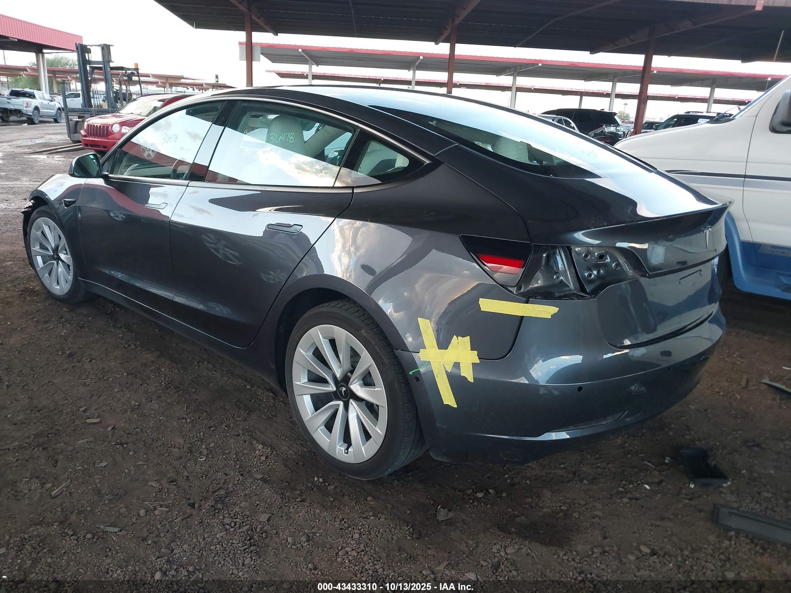 TESLA MODEL image 3