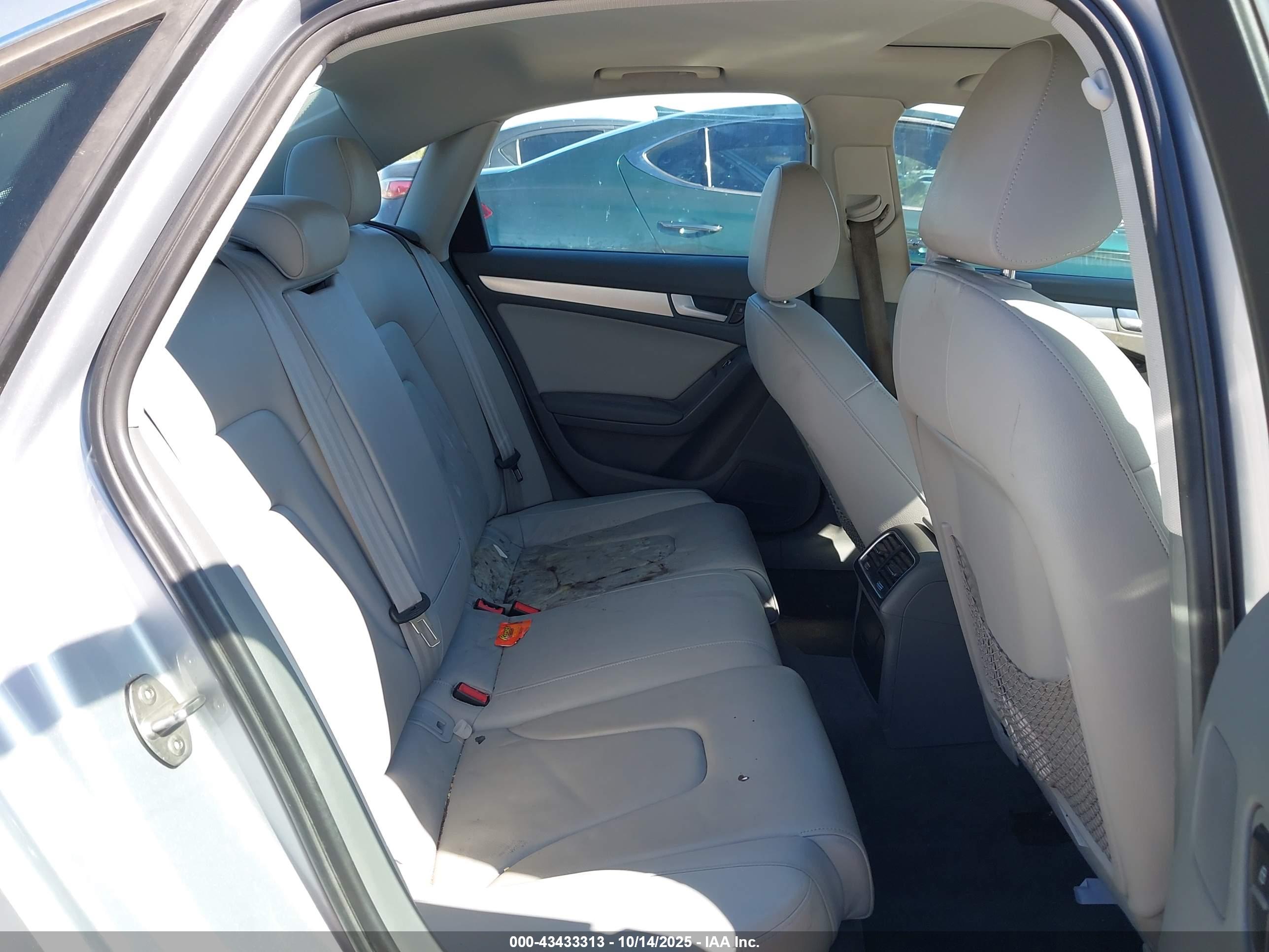 AUDI A4 image 8