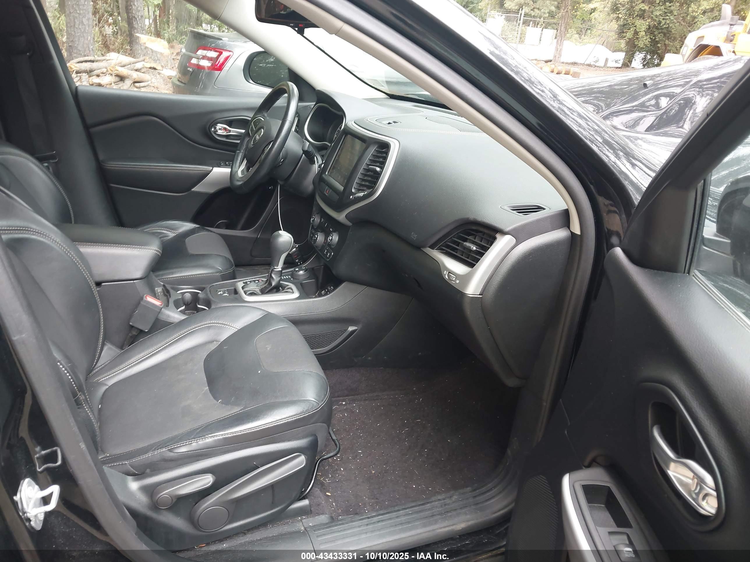 JEEP CHEROKEE image 5