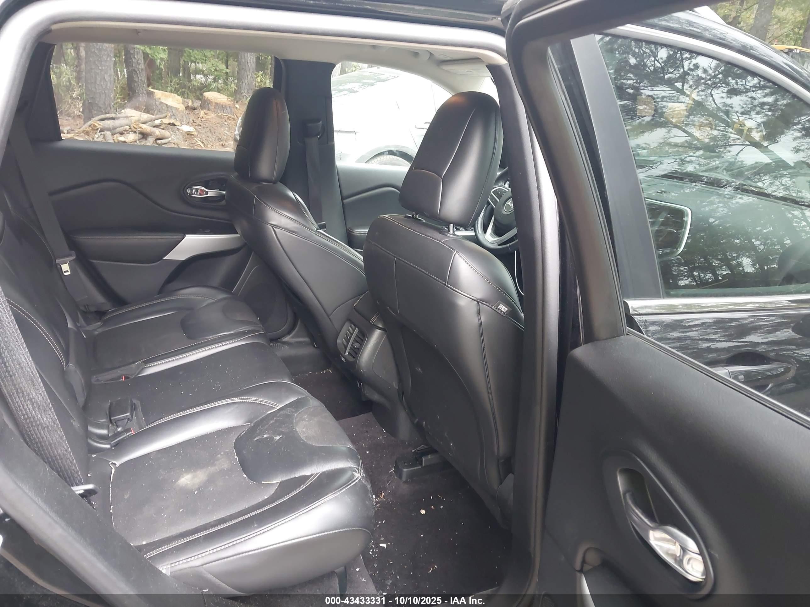 JEEP CHEROKEE image 8