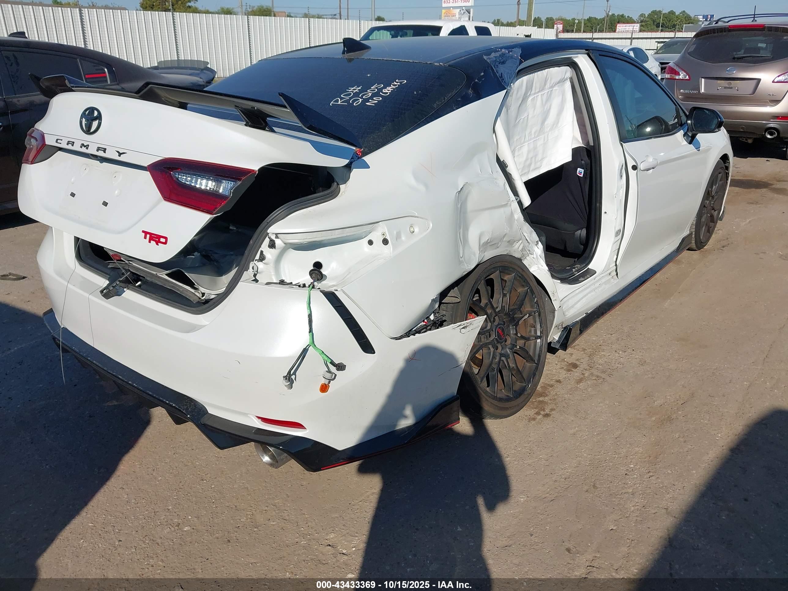 TOYOTA CAMRY image 4