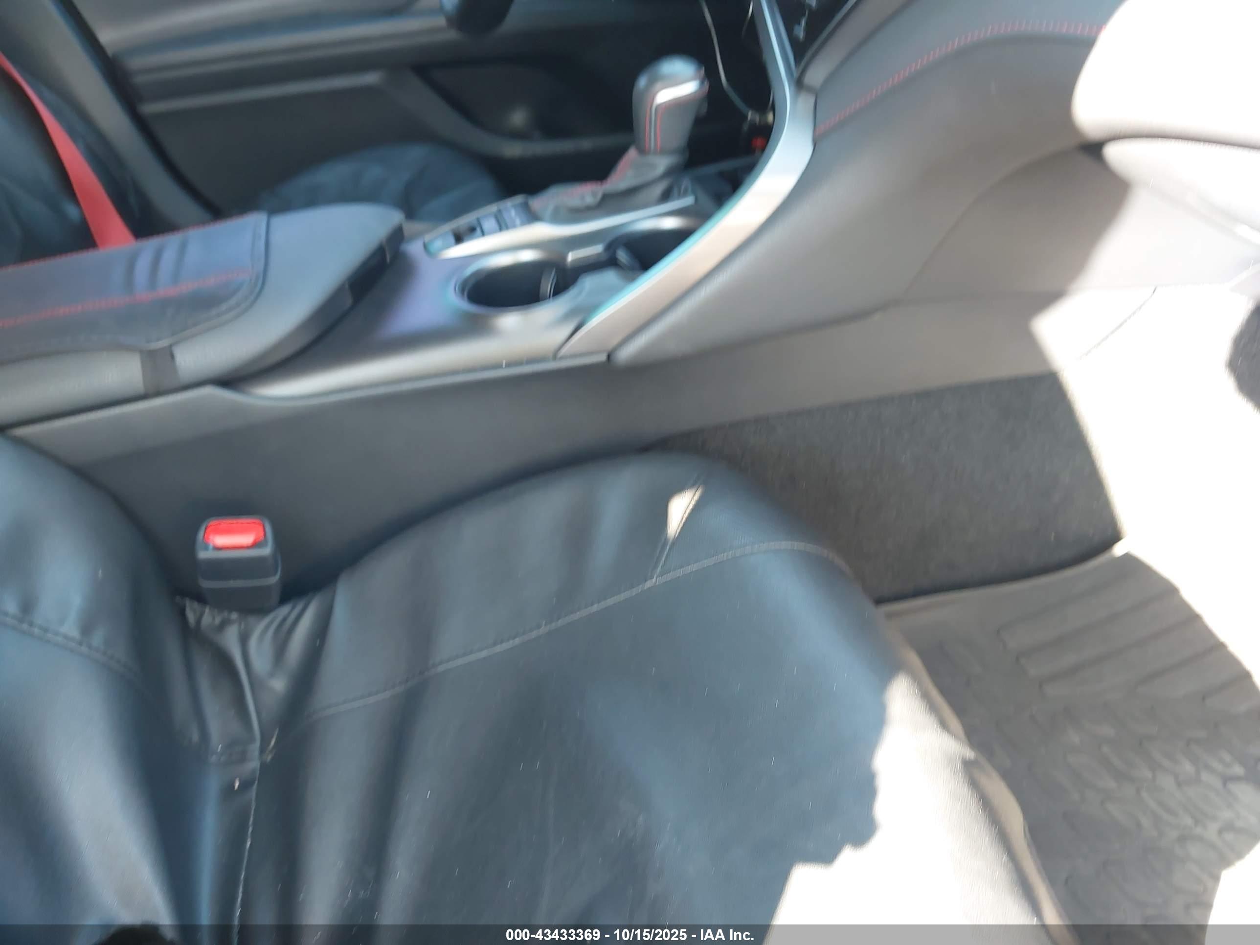 TOYOTA CAMRY image 5