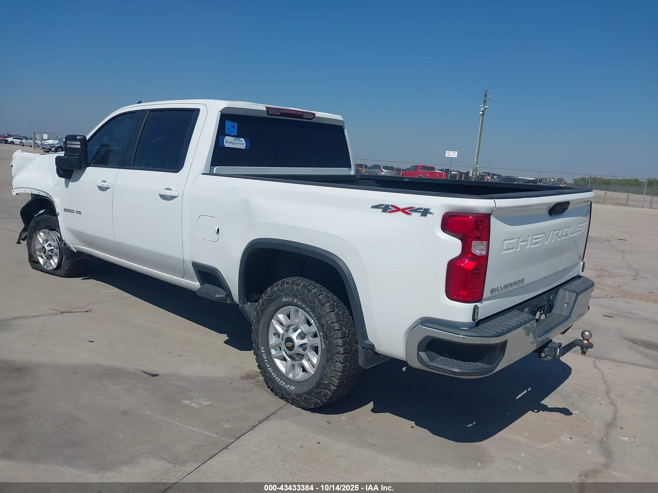 CHEVROLET SILVERADO image 3