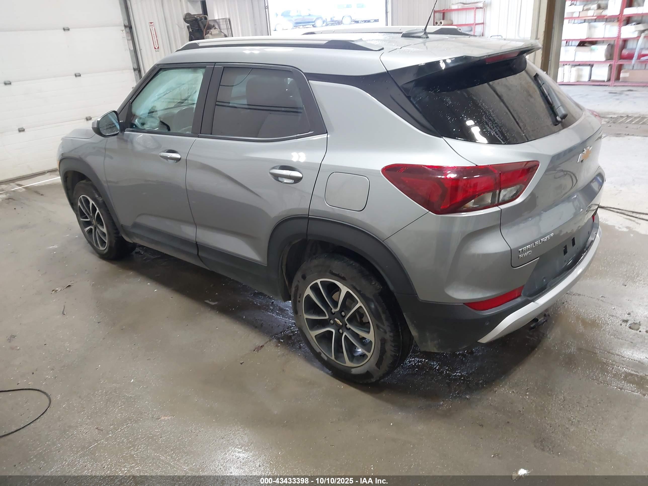 CHEVROLET TRAILBLAZER image 3