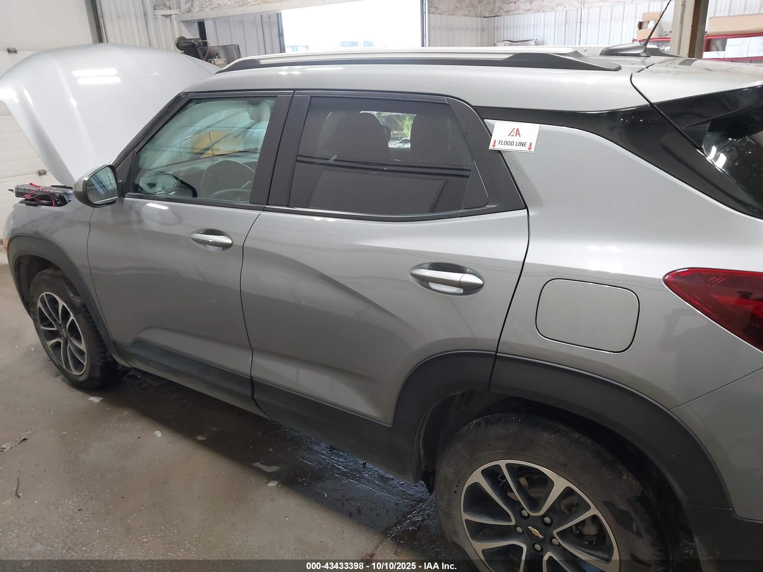 CHEVROLET TRAILBLAZER image 6