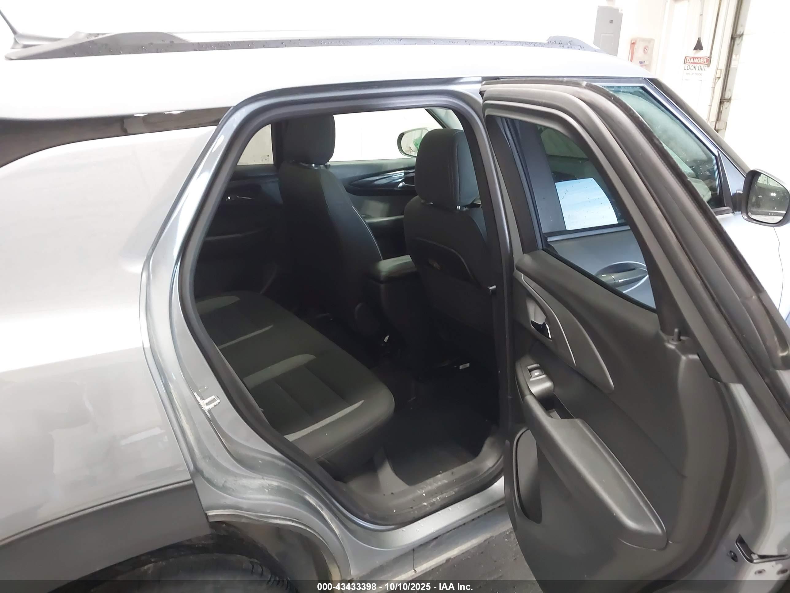 CHEVROLET TRAILBLAZER image 8