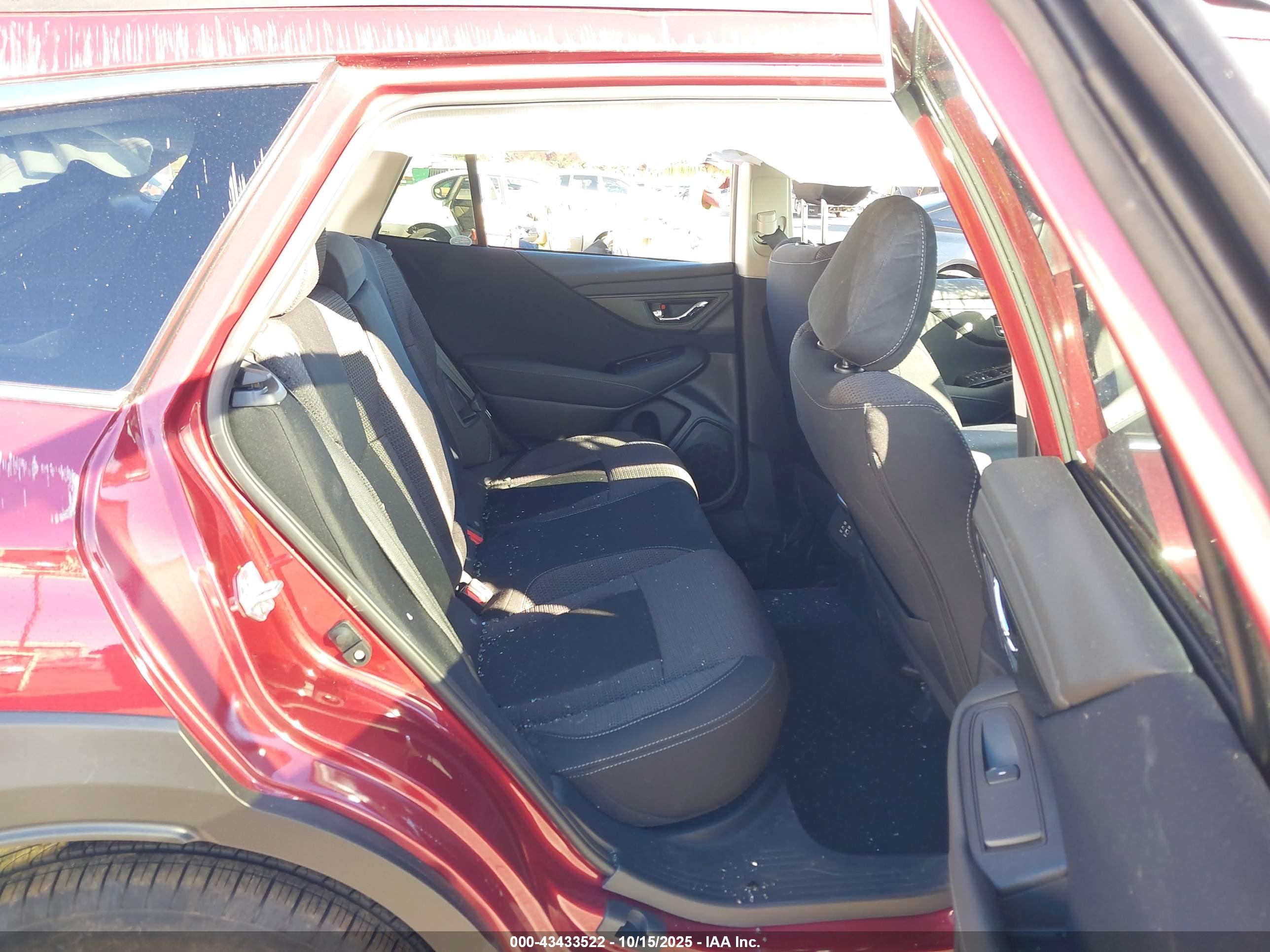 SUBARU OUTBACK image 8