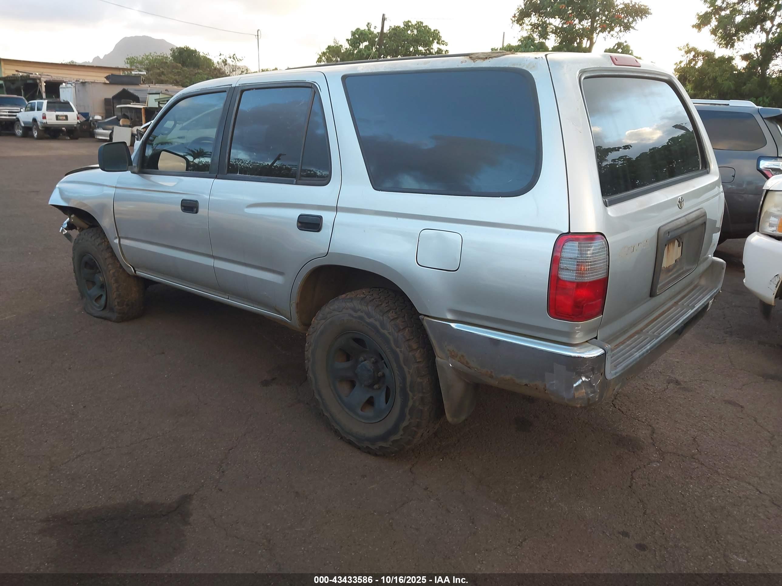 TOYOTA 4RUNNER image 3
