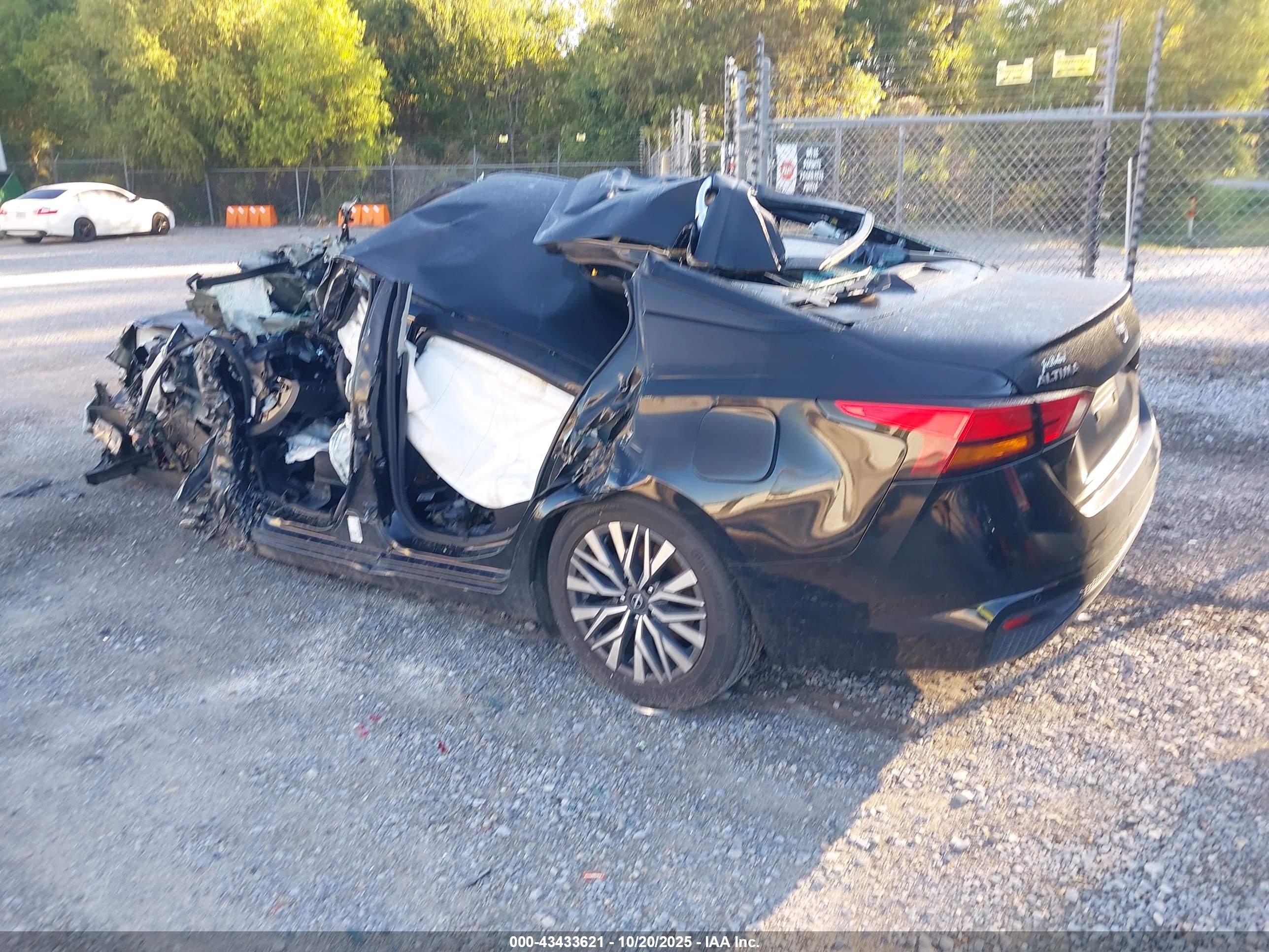 NISSAN ALTIMA image 3