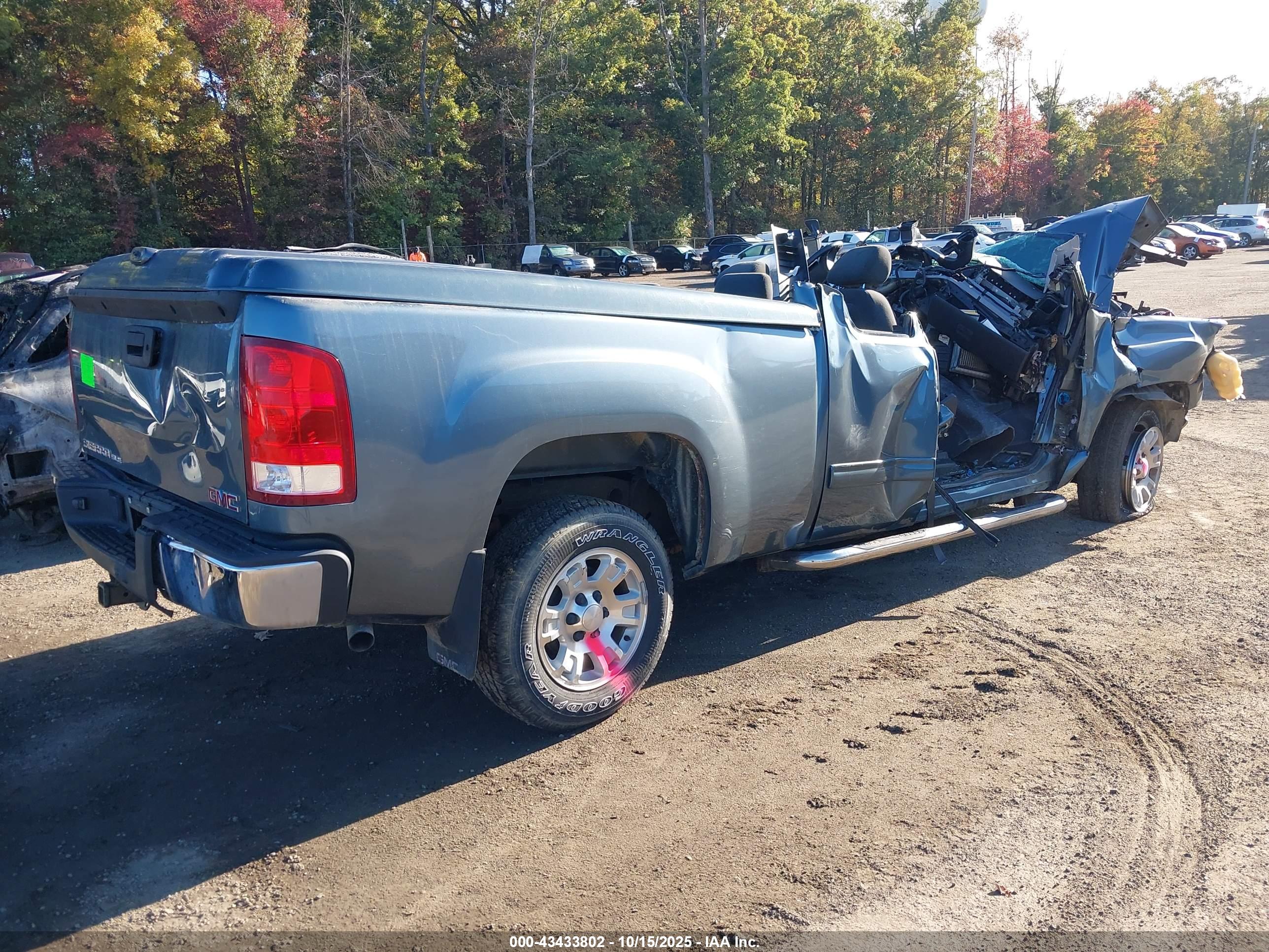GMC SIERRA image 4