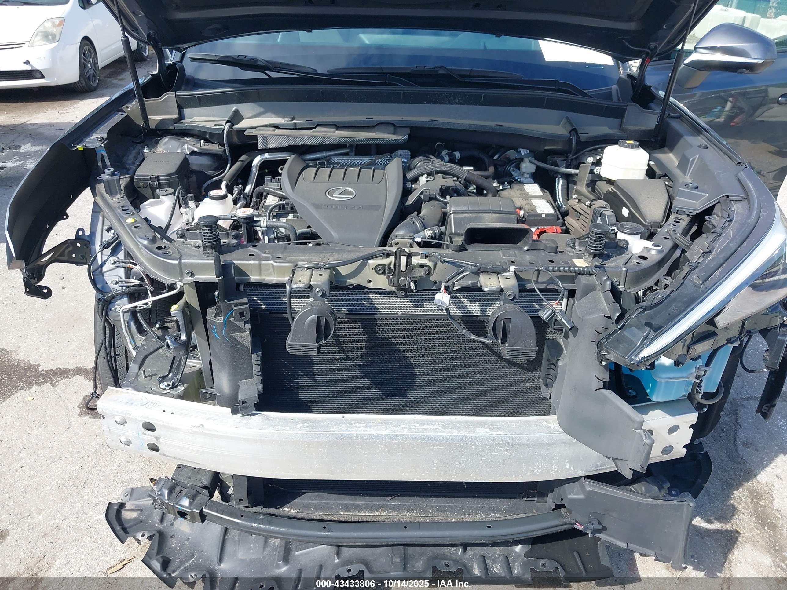 LEXUS TX image 10