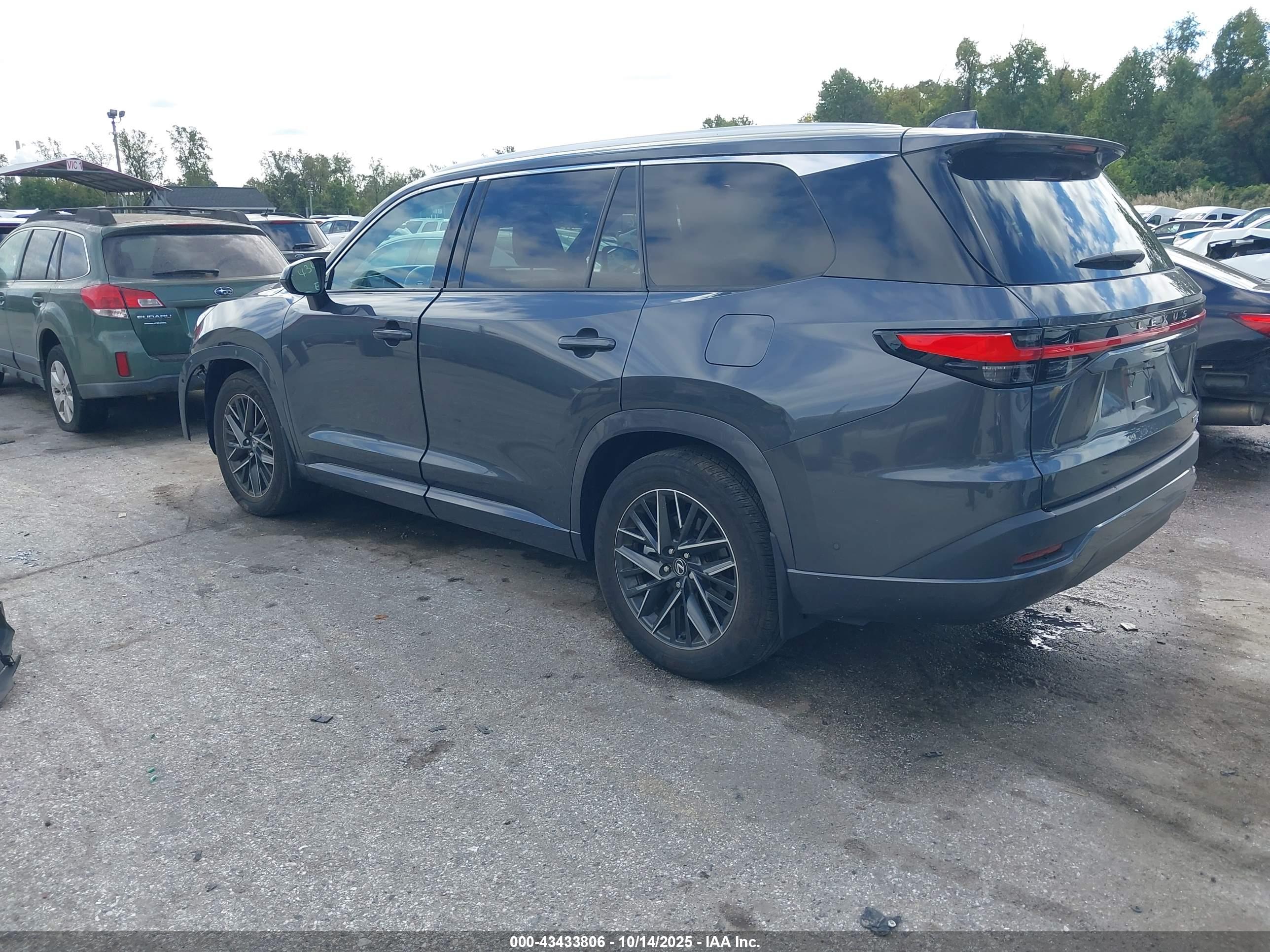 LEXUS TX image 3