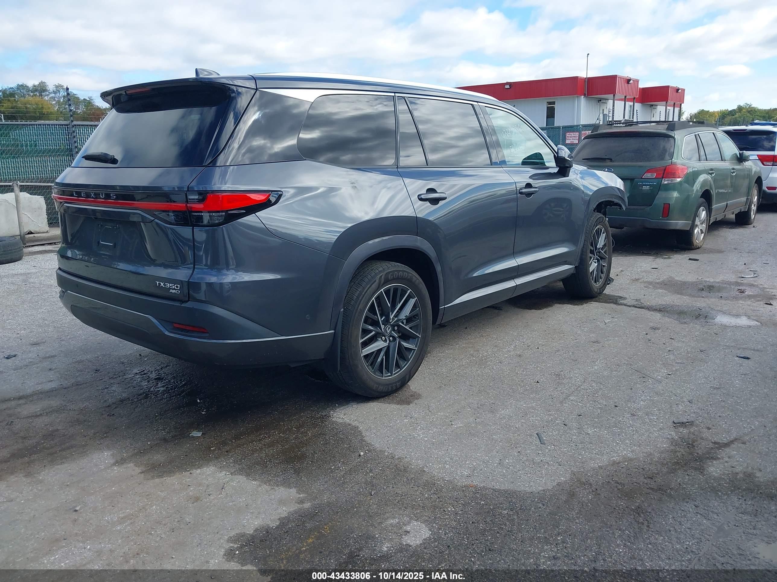 LEXUS TX image 4