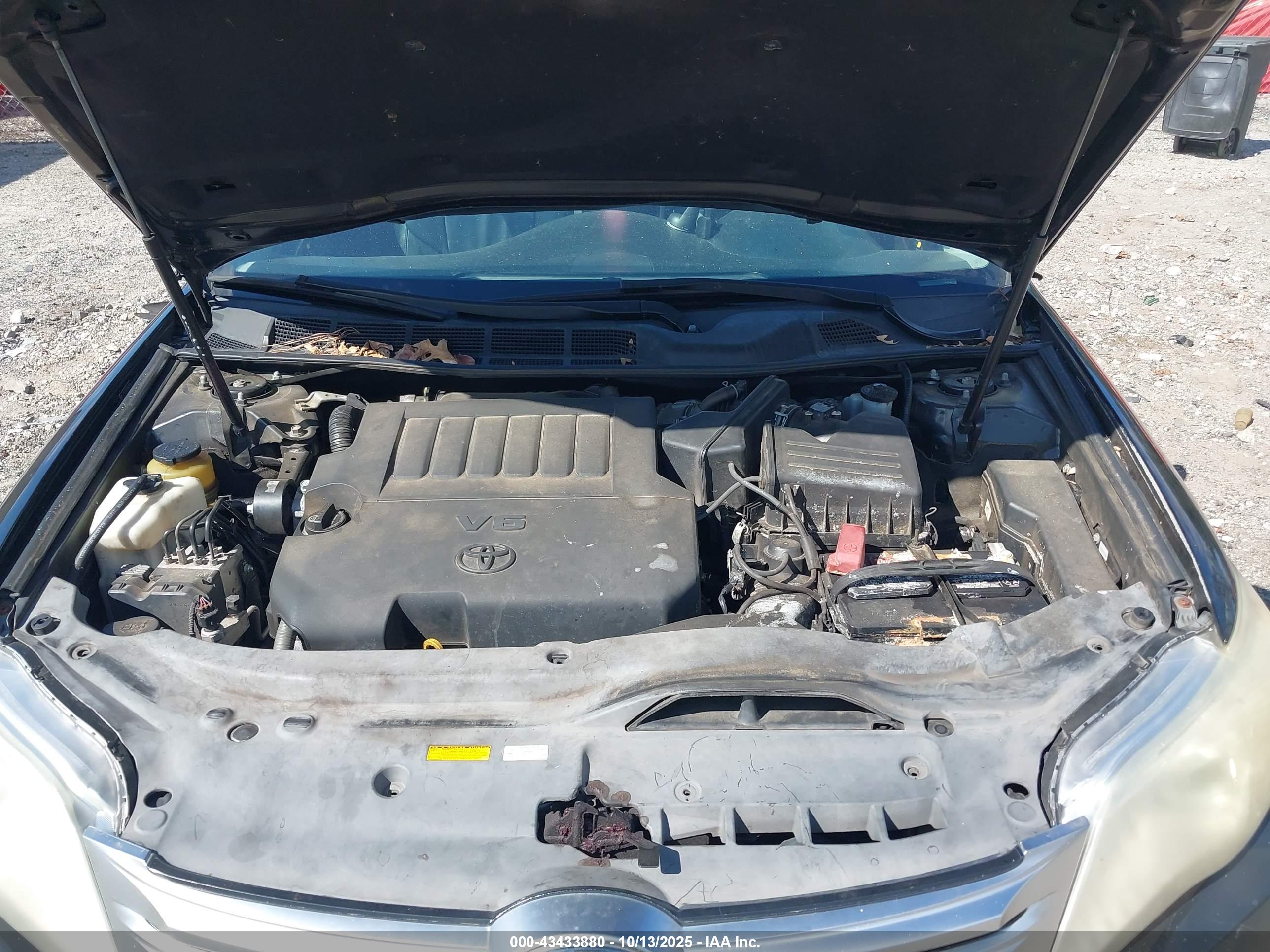 TOYOTA AVALON image 10