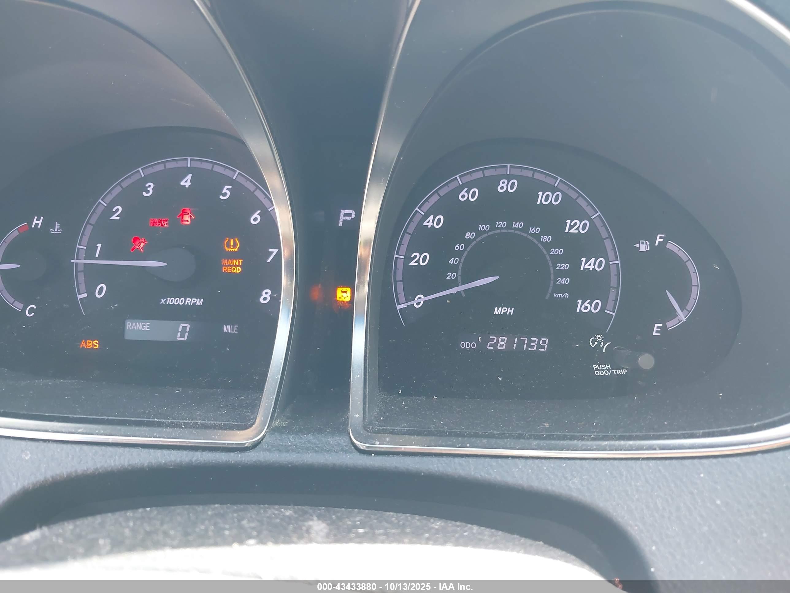 TOYOTA AVALON image 7