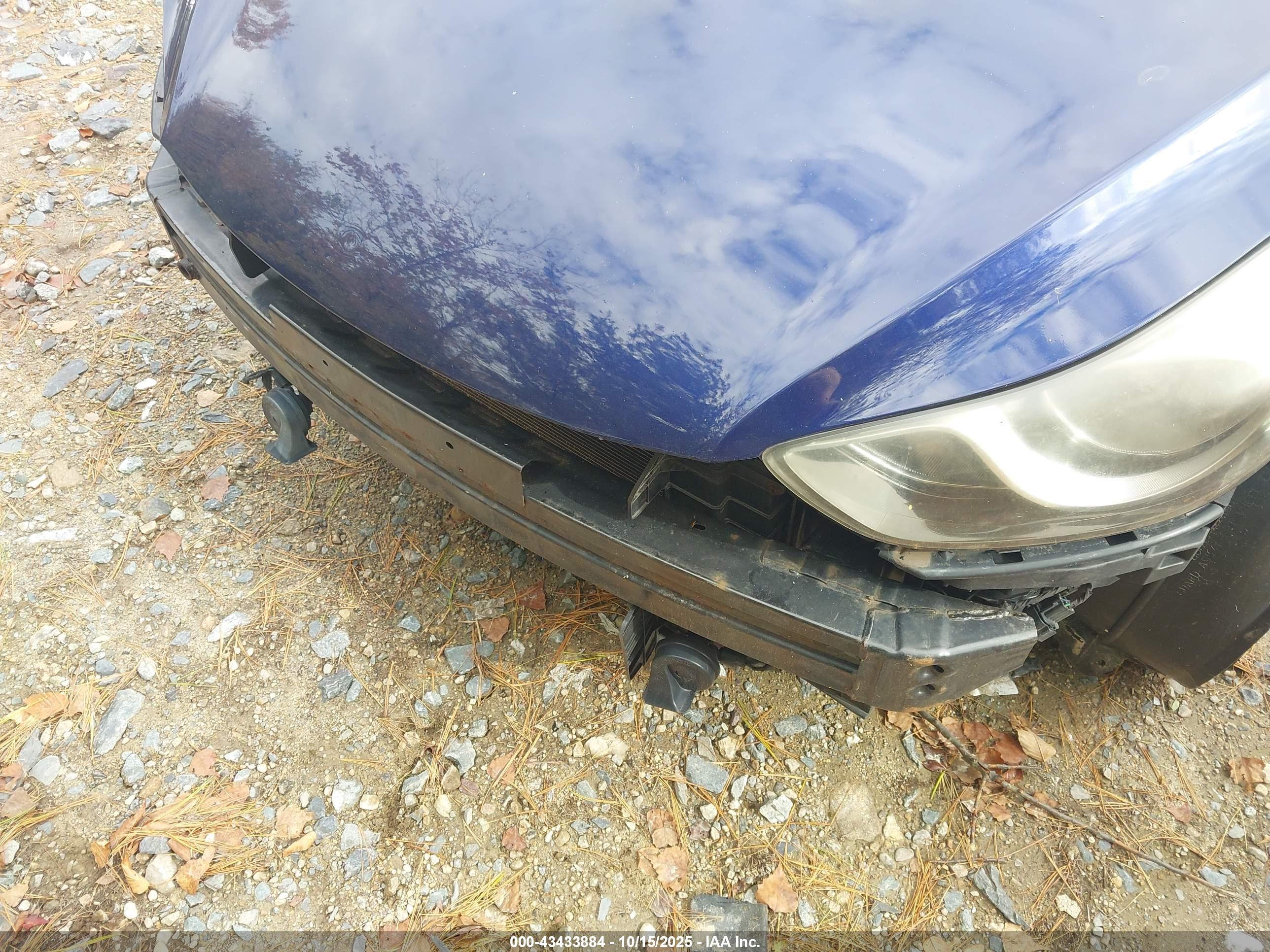 HYUNDAI ELANTRA image 6