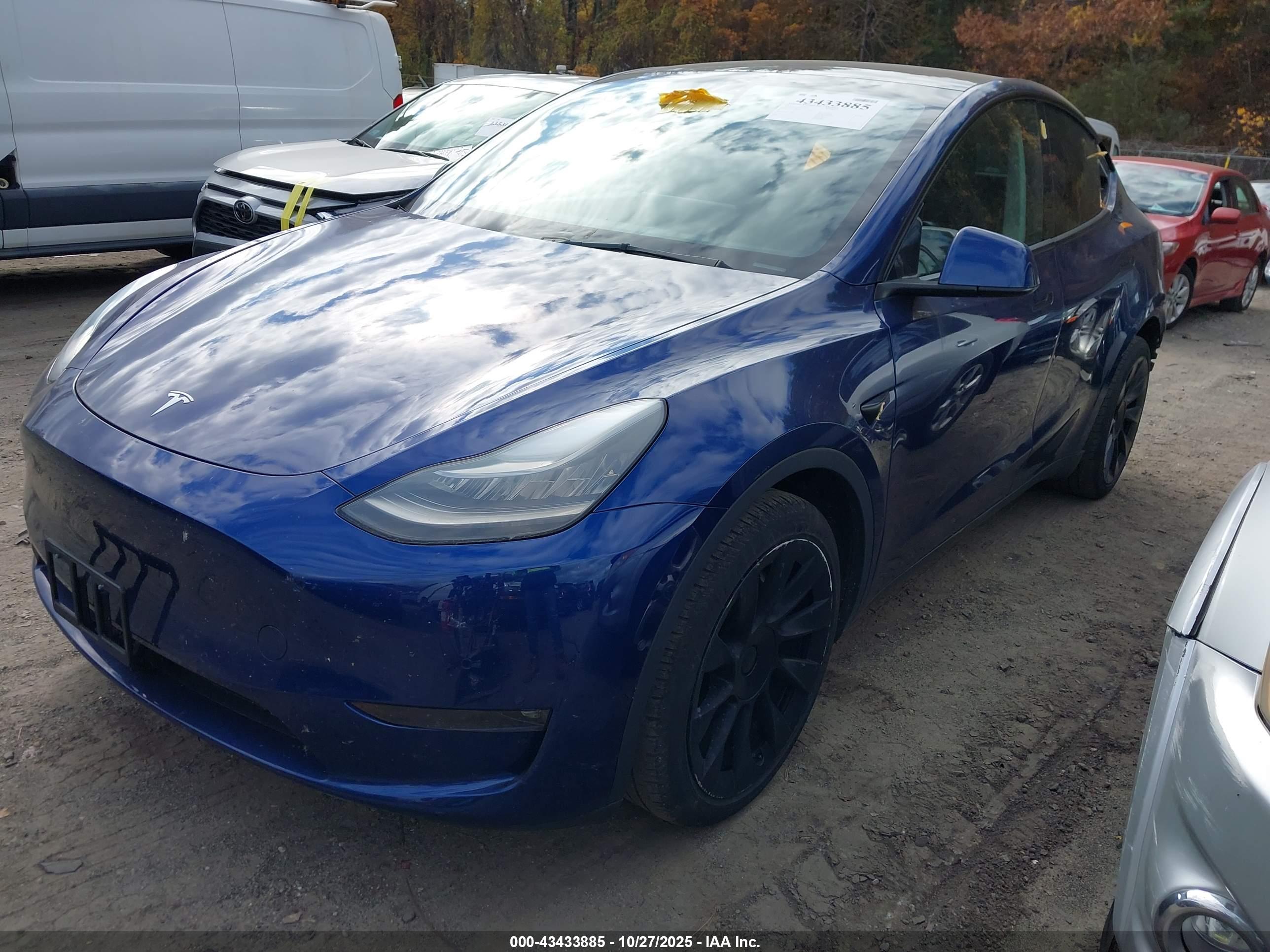 TESLA MODEL image 2