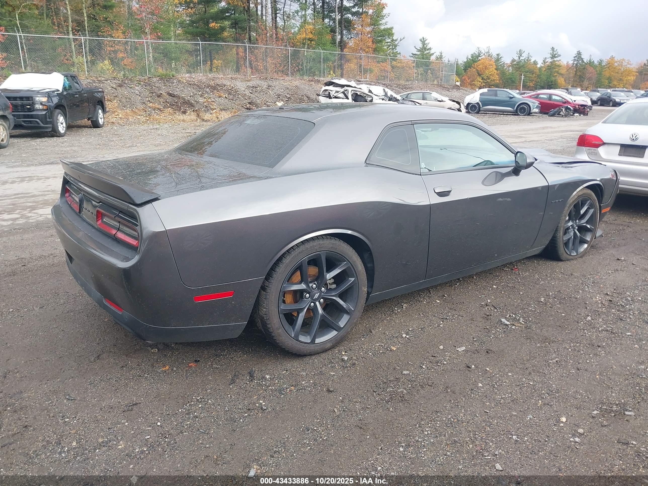DODGE CHALLENGER image 4