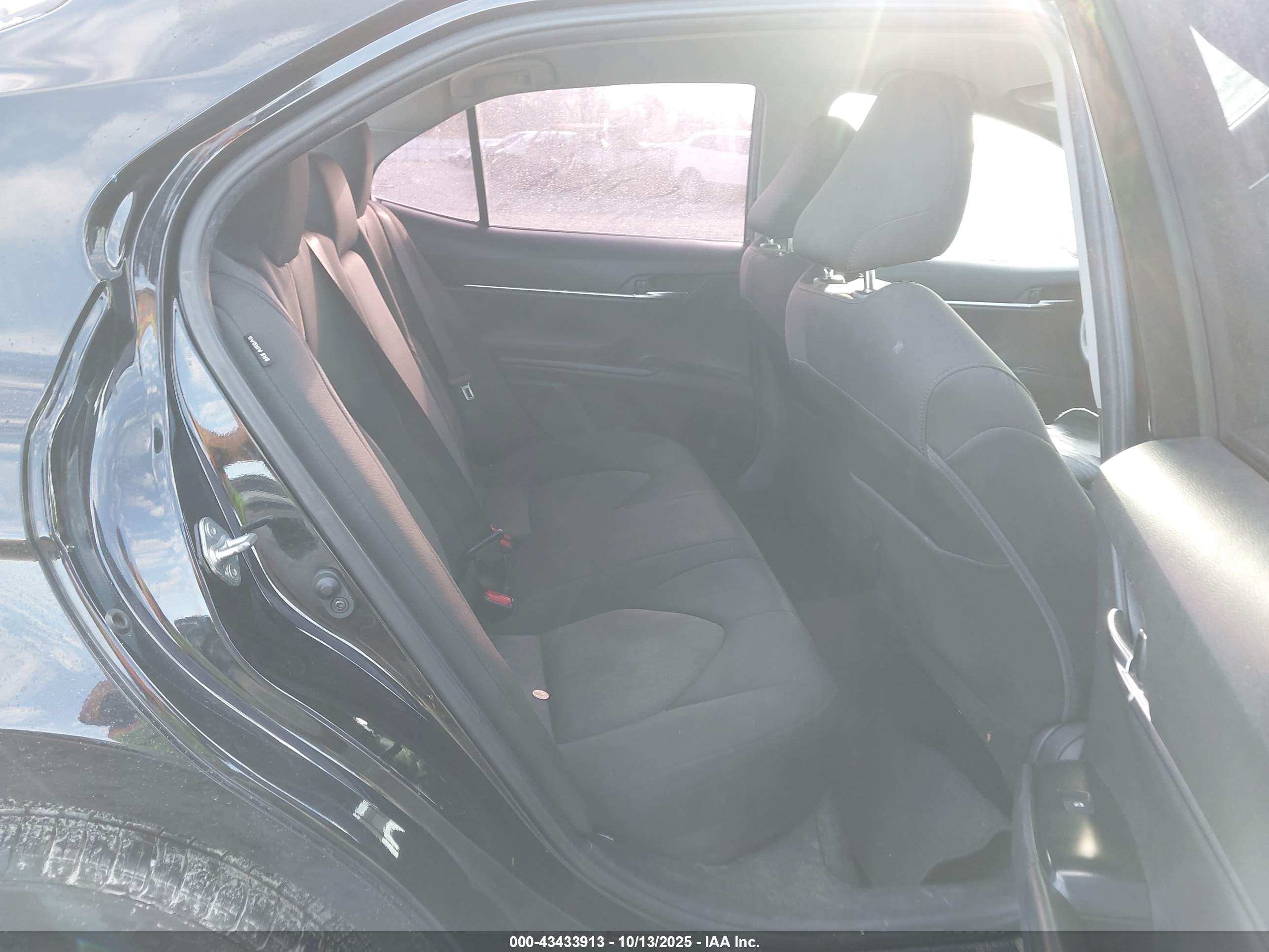 TOYOTA CAMRY image 8