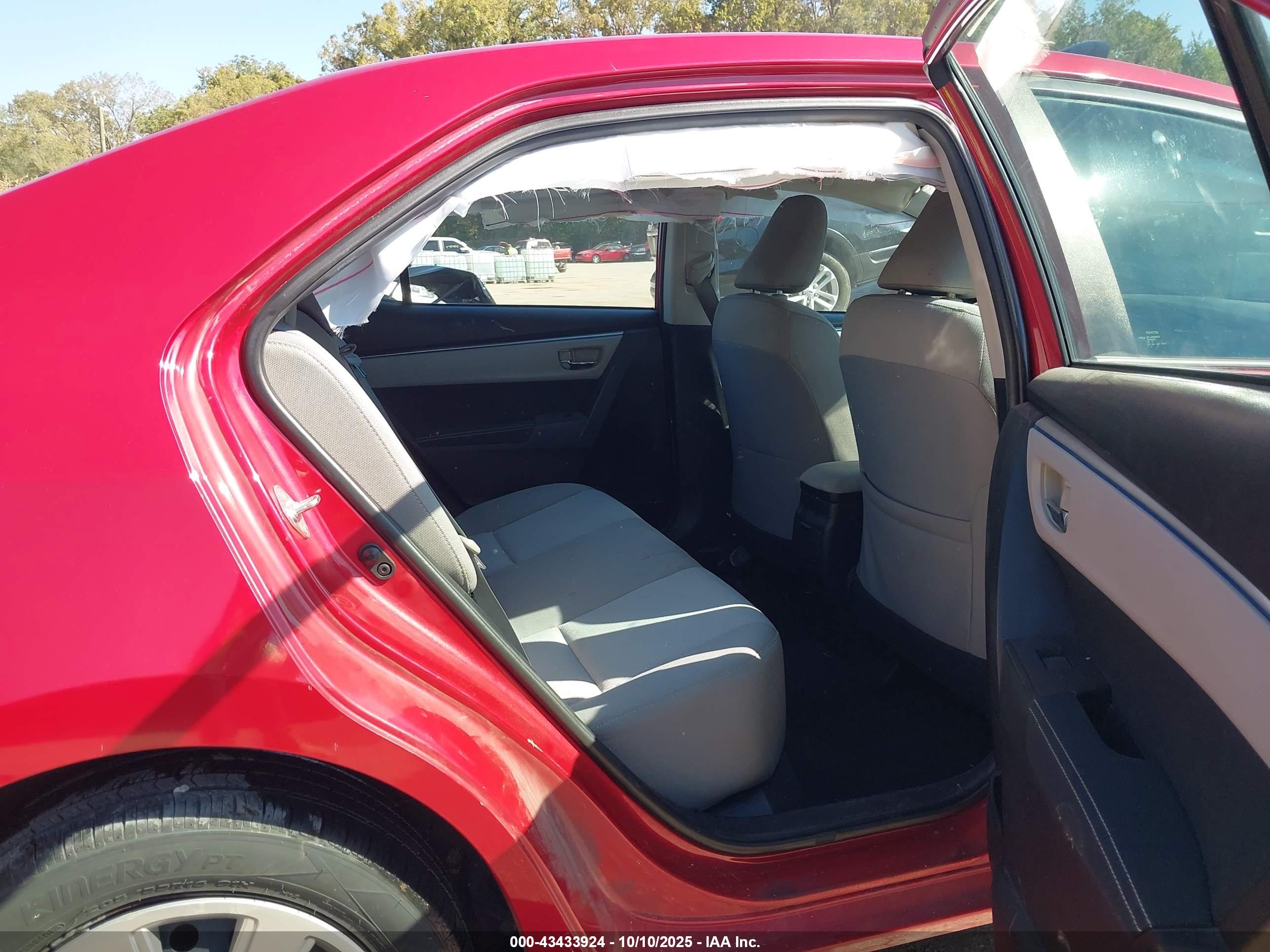 TOYOTA COROLLA image 8