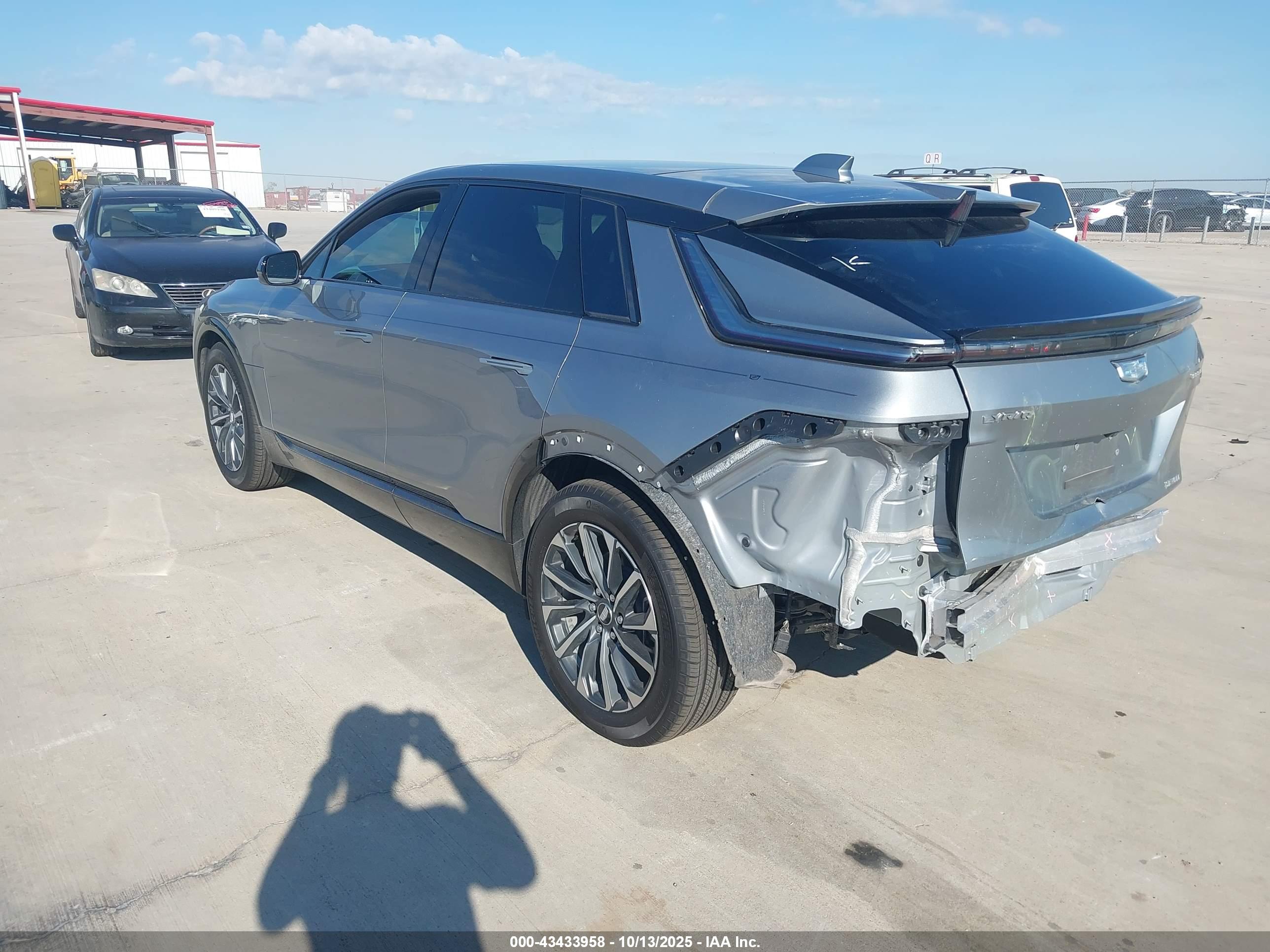 CADILLAC LYRIQ image 3